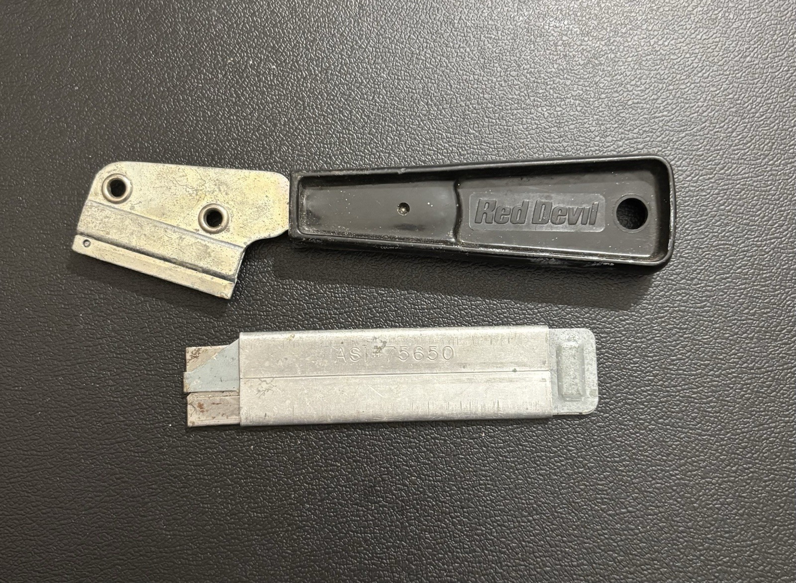 Vintage — Red Devil — Lot of Scraper & Box Cutter BladeUSA