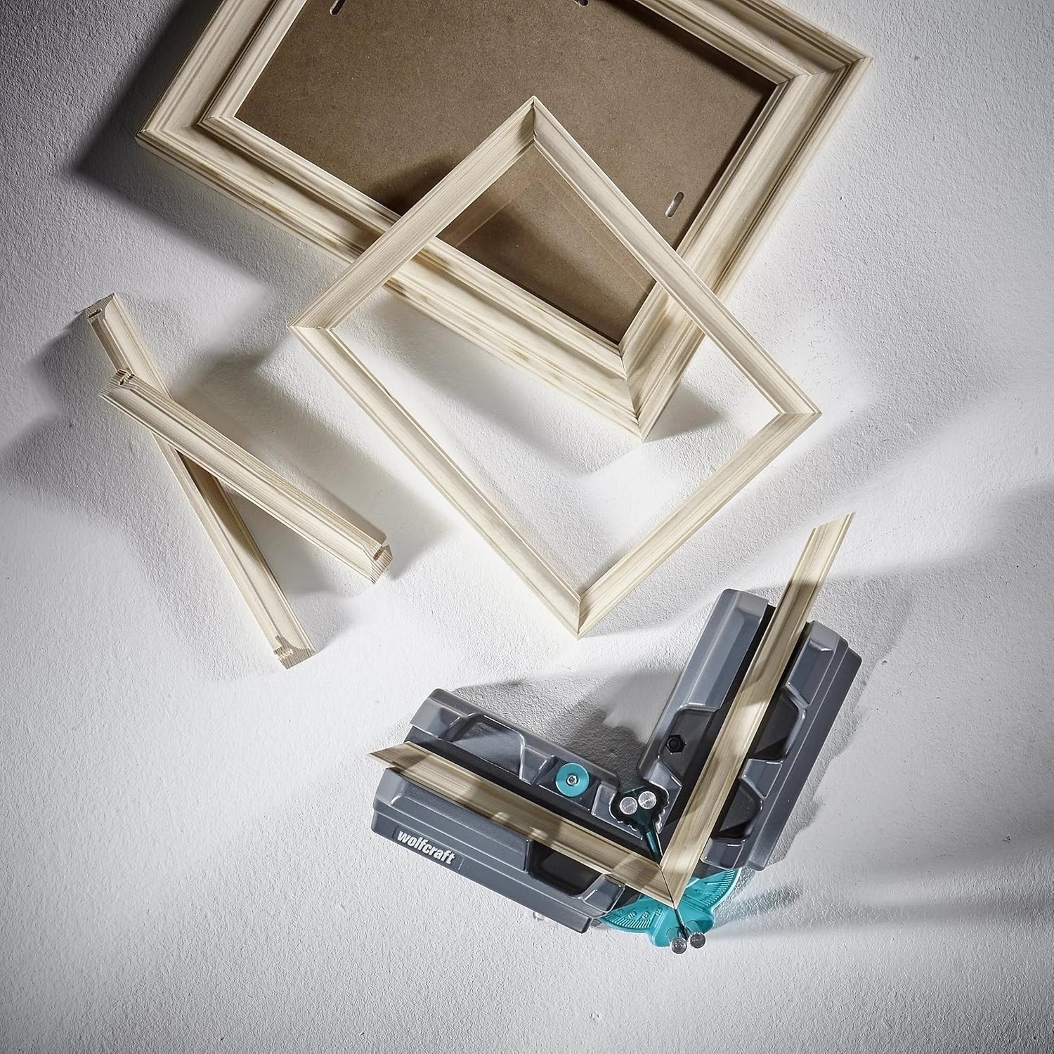 High-Speed Steel Bevel Plus Mitre Box – Effortless Angle Measurements in Black