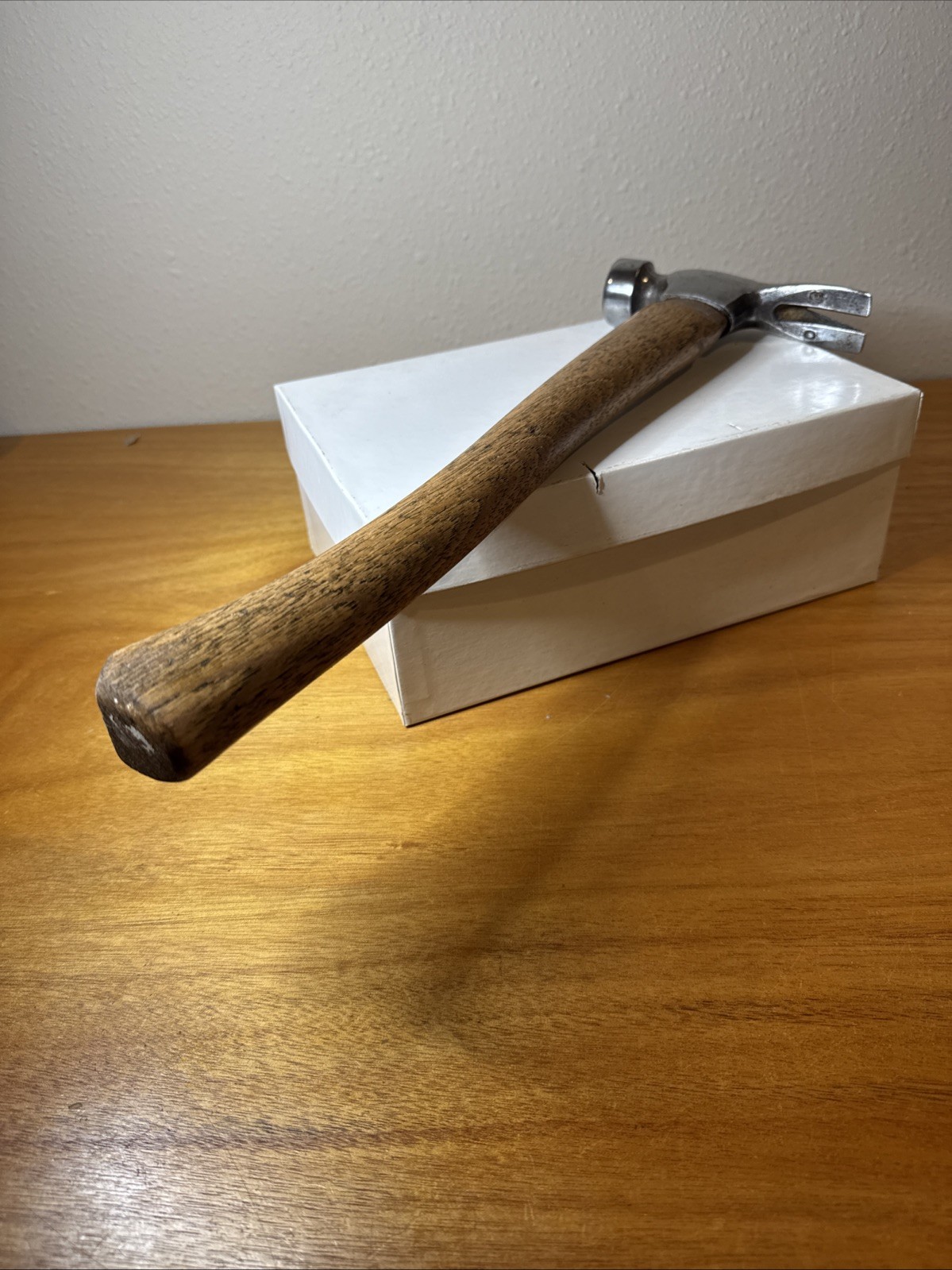 Vintage Hickory Framing Hammer Straight Claw 32 oz 17.5″ Beautiful