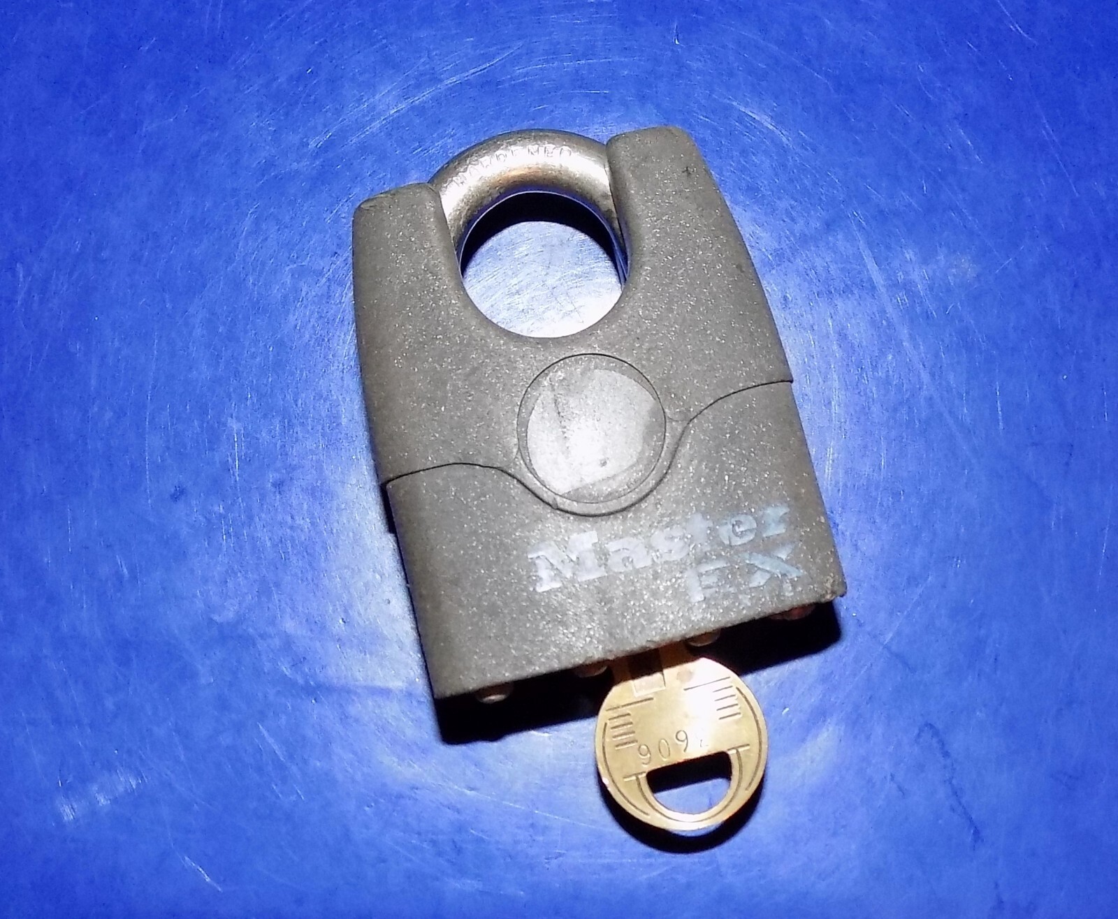 Vintage MASTER EX Series Shrouded Padlock w/Key
