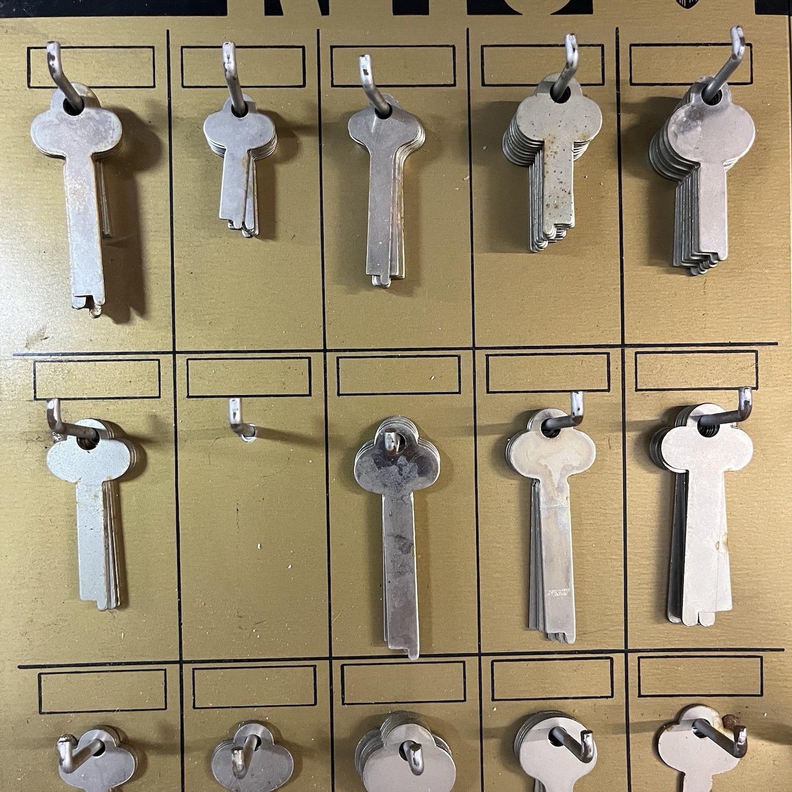 Rare Vintage ILCO Independent Lock Co Key Hanger Display Rack Locksmith USA Sign
