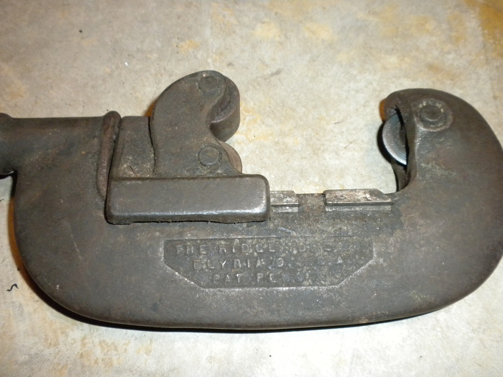 Vintage Old Ridgid 2 #2 1/8 to 2 Pipe Cutter The Ridge Tool CO -Stamped Pat Pend