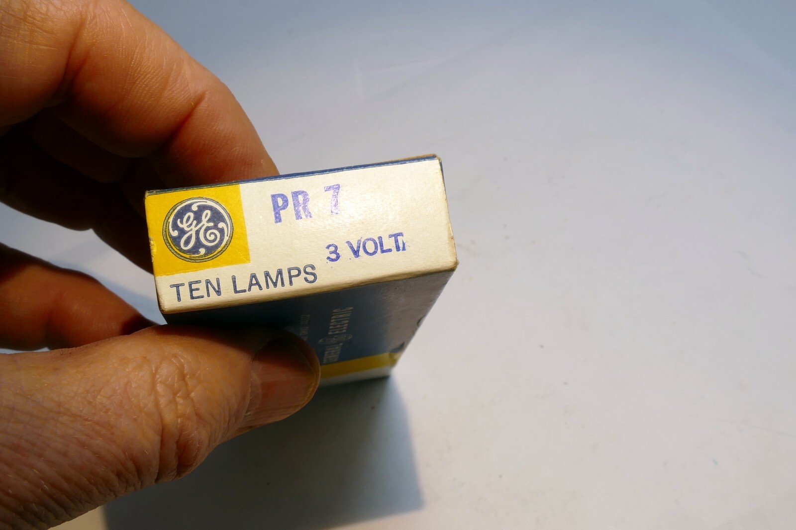 GE No PR 7 Miniature Lamp Bulbs 3V – 9 pcs pack vintage for flashlight