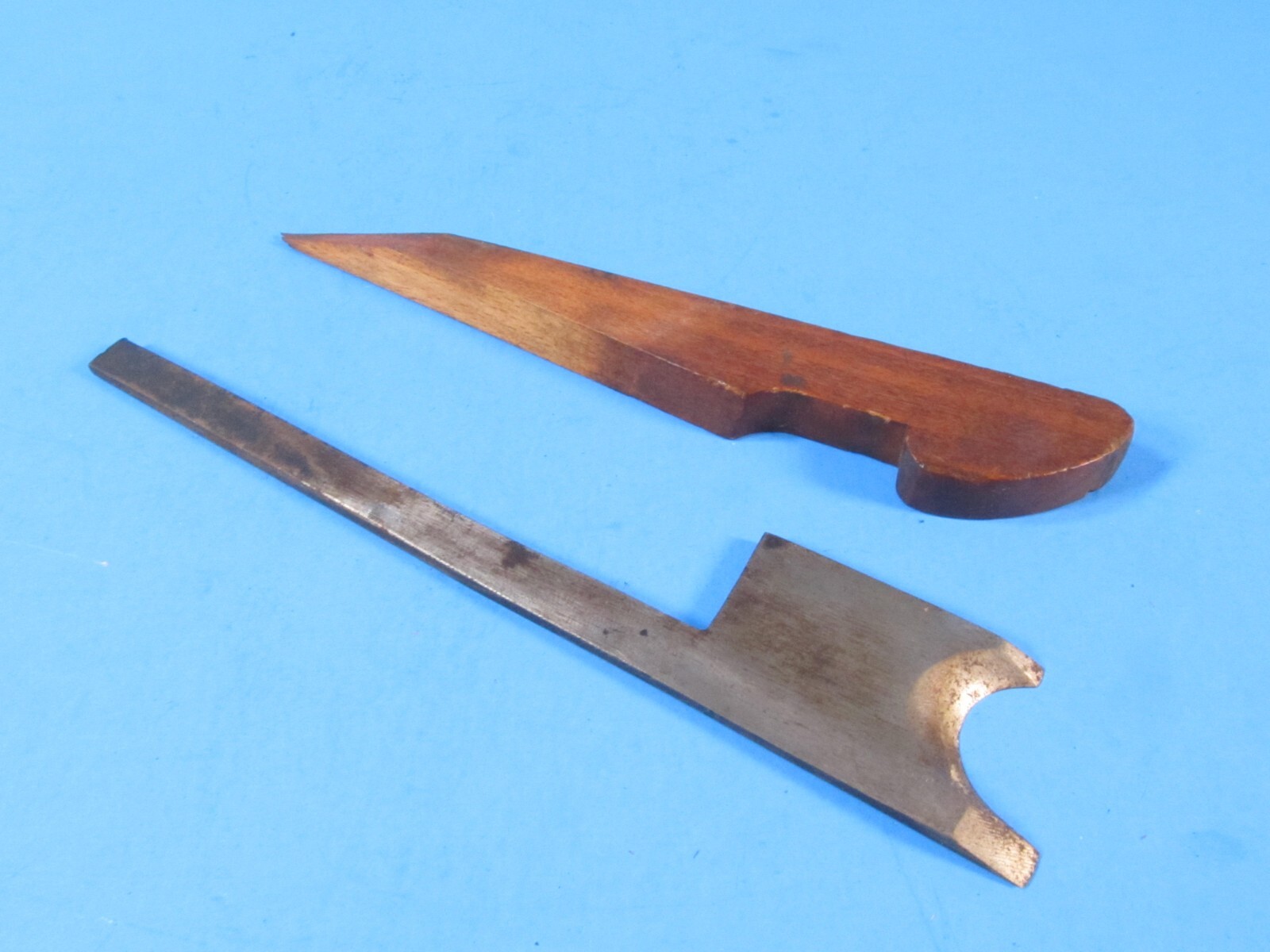 Marley New York City full 1″ side bead wood molding plane 2* mark w/ Sorby iron
