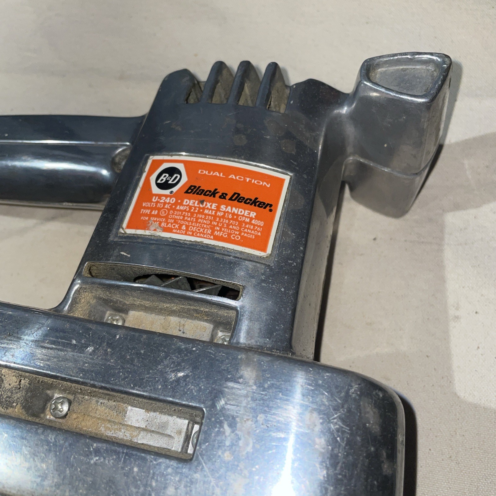 BLACK N DECKER- Vintage Deluxe Dual Action Sander- U-240 Volts-120-Amps-2.5