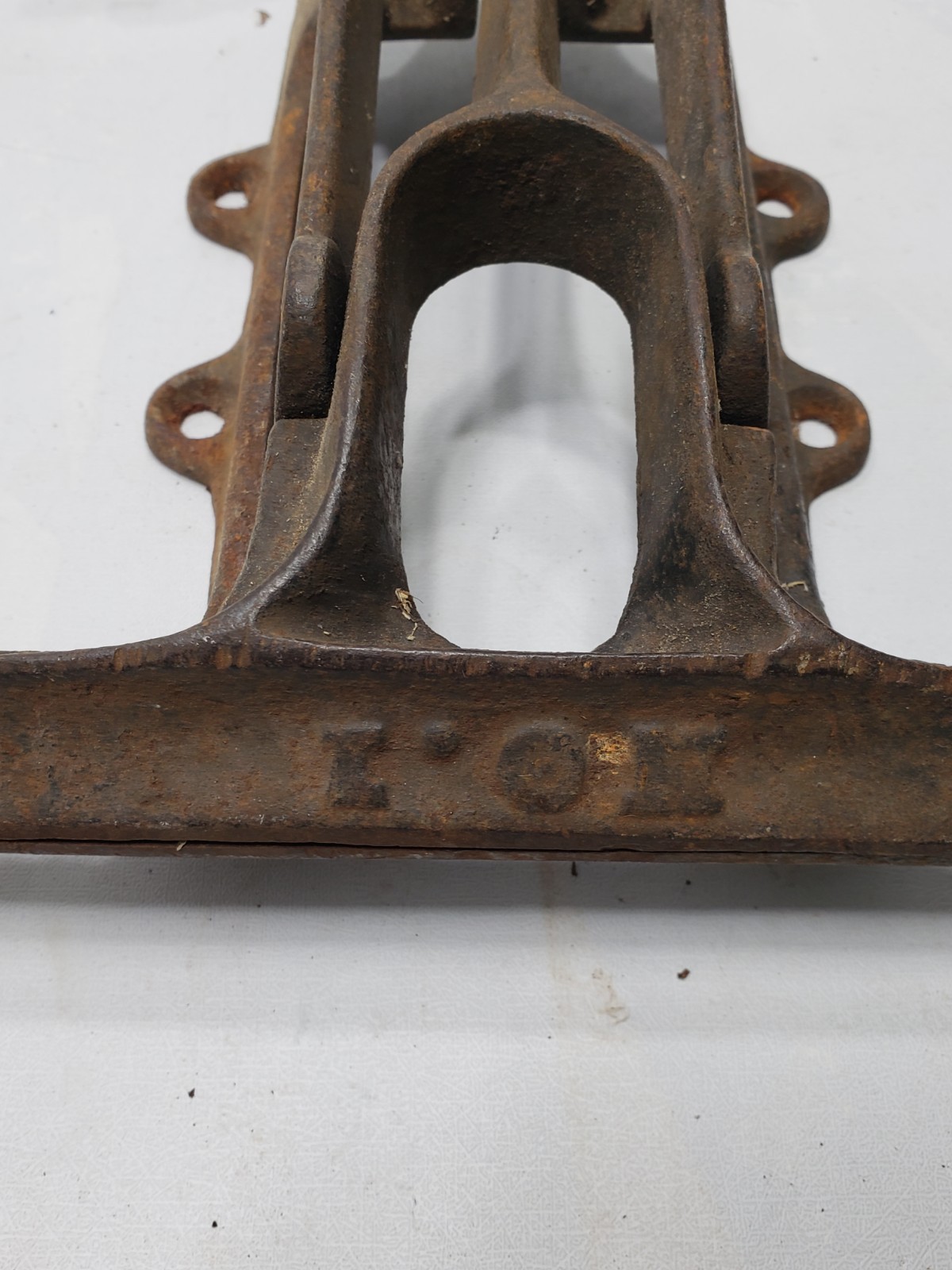 Vintage Antique No. 1 Hand Saw Sharpening Vise Jaws Clamp Tool Wall Mount