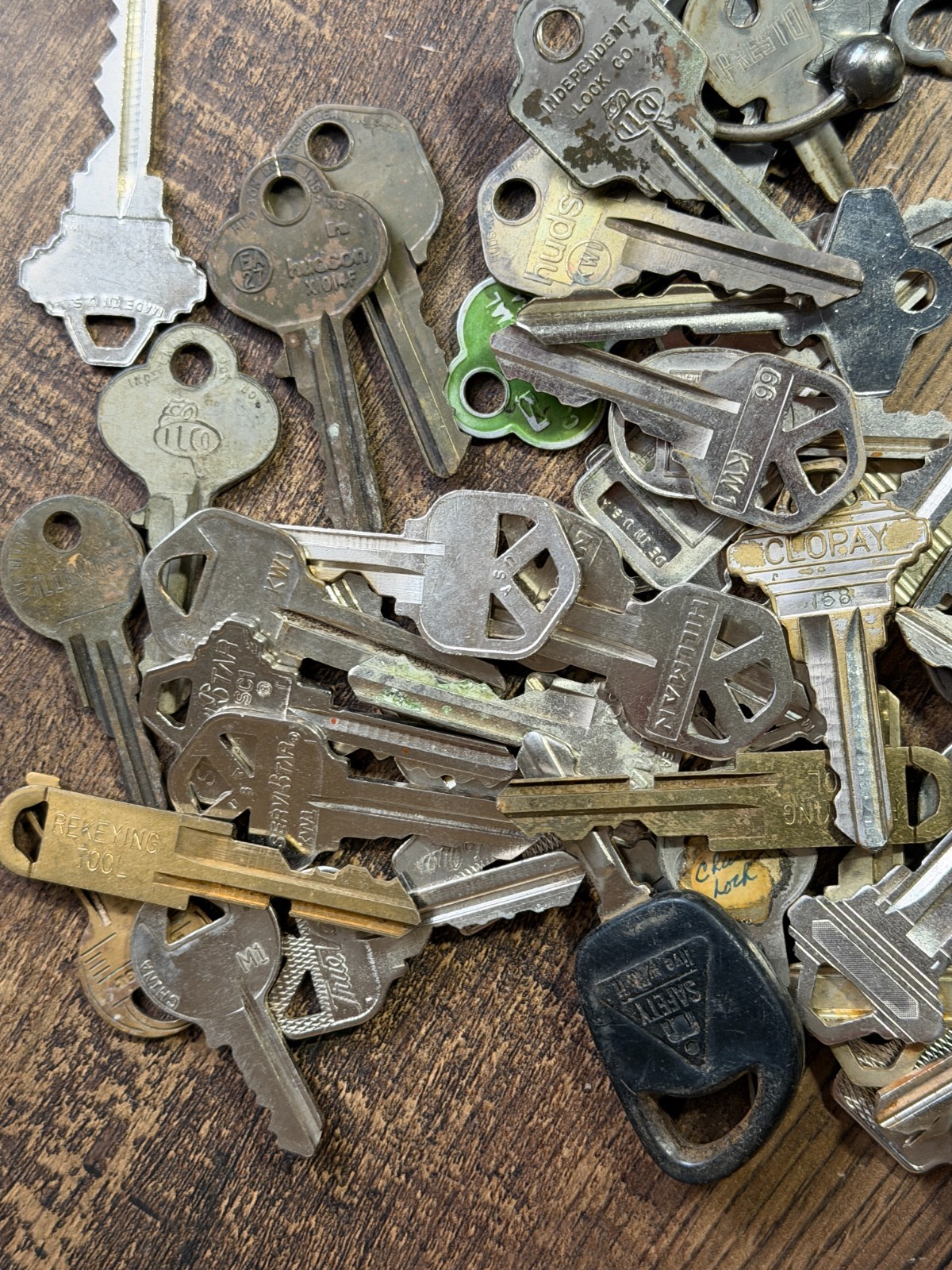 Lot of Misc Cut Keys Locks etc 2.5 LBS House, Art, Craft, Lock, Car, Crafting