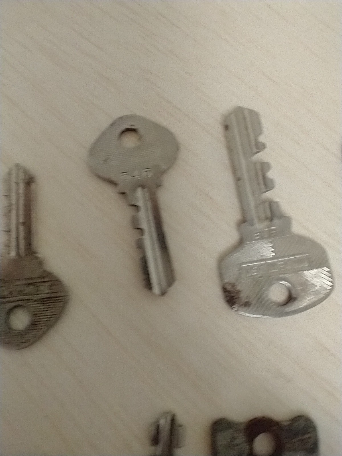 Vintage lot of Master Lock FLAT SKELTON /MISC Keys Lot of 40