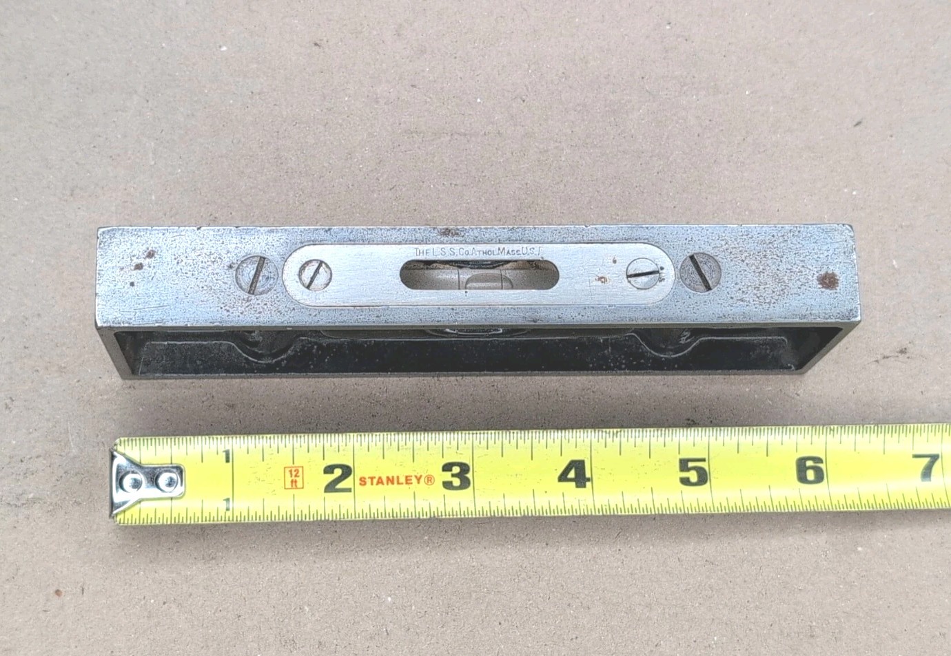 IV701 L. S. Starrett no. 132 6 Inch Bench Level With Shafting Groove