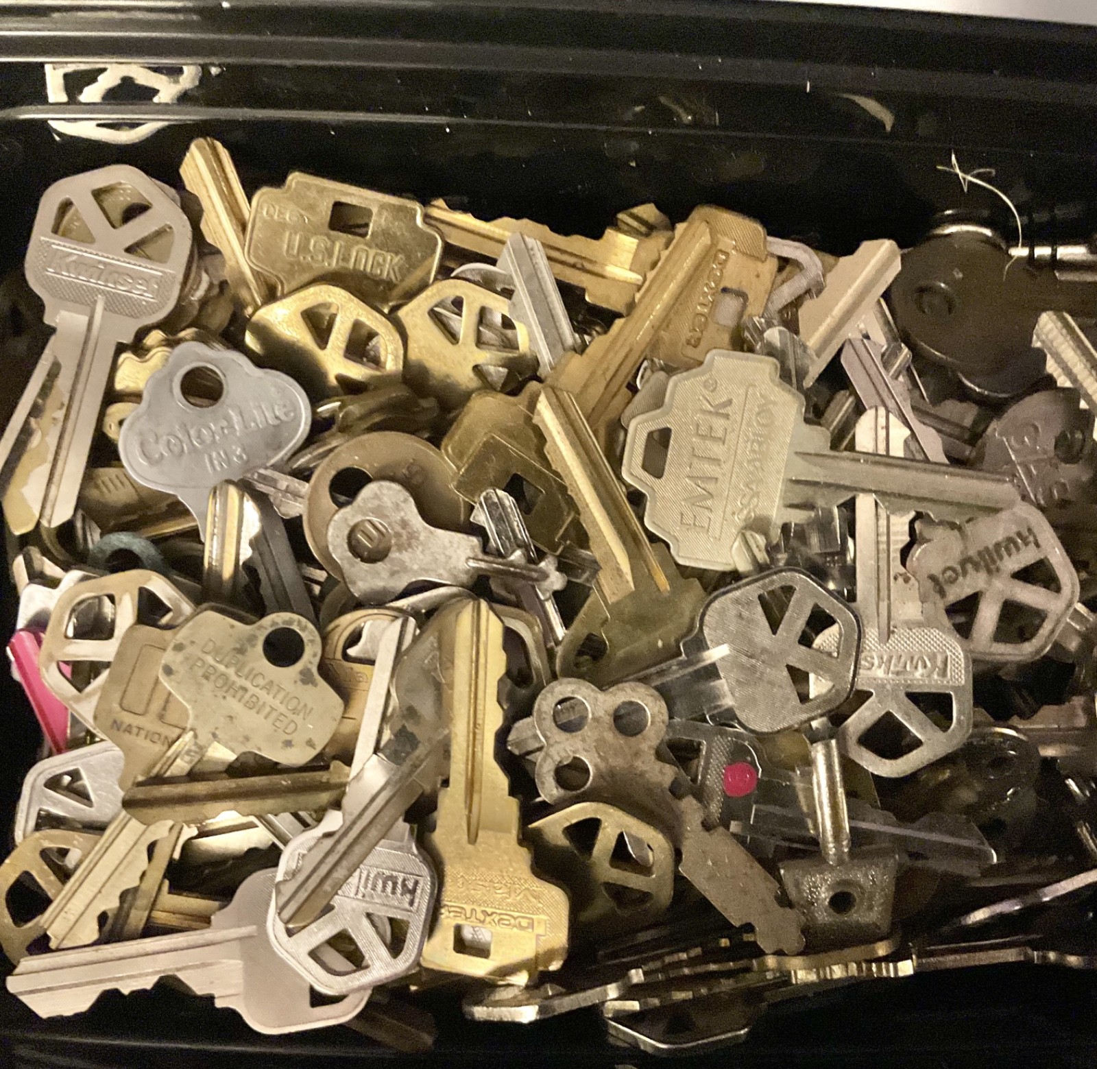 4.4 lb. Lot of Misc. Cut Keys House Business Brass Silver Upcycle Craft Art.