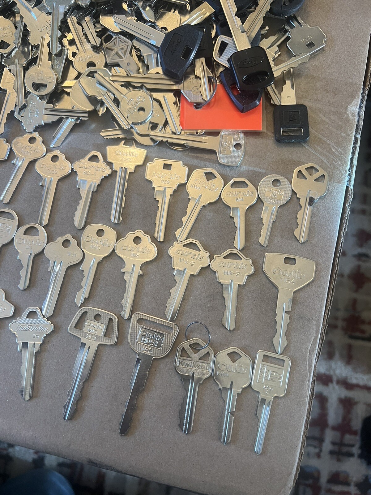 VINTAGE Car Keys Cars Curtis Lot 550