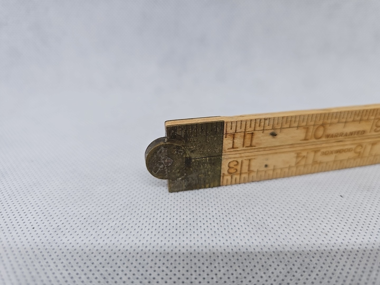 Vintage 24″ STANLEY No. 61 Boxwood Carpenters’ Folding Rule
