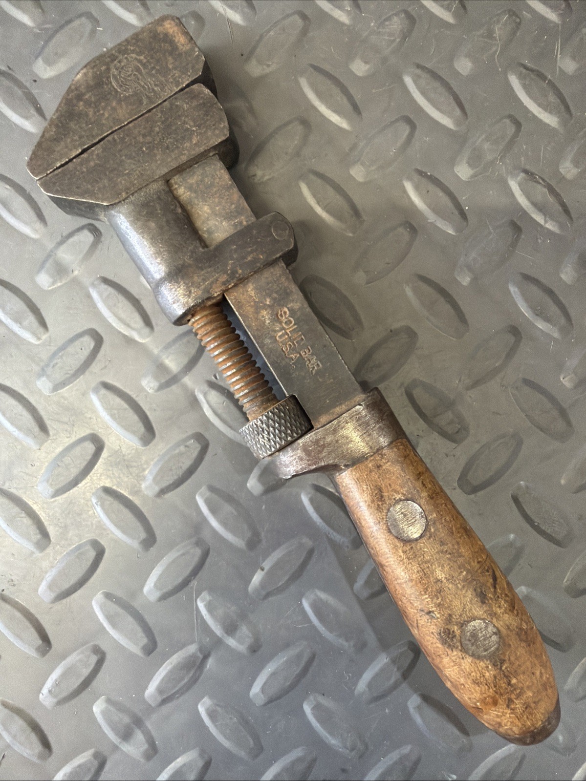 ANTIQUE P. S. & W. CO. SOLID BAR ADJUSTABLE WRENCH JAN, 14 1896 WOOD HANDLE 8″