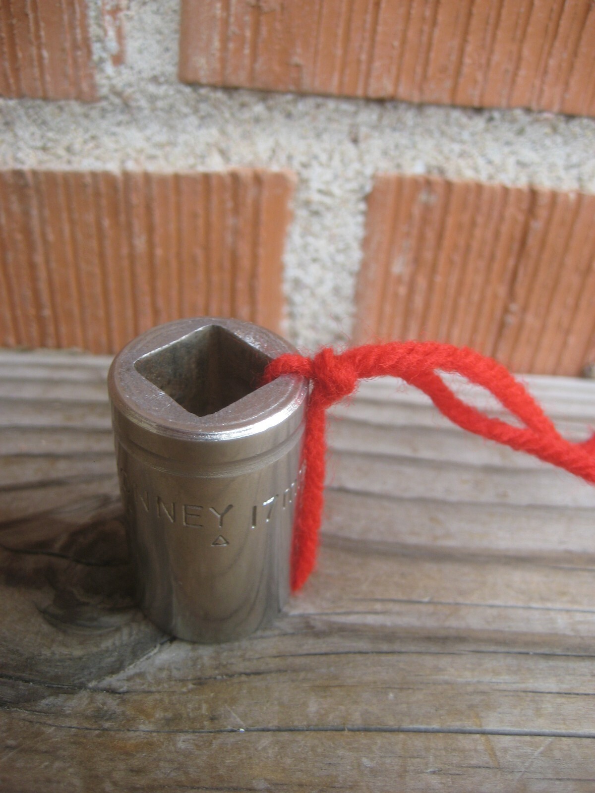 1970s Vintage 1/2″ Drive x 17mm Size ** BONNEY ** Metric Socket MA17 & 12 Pt USA