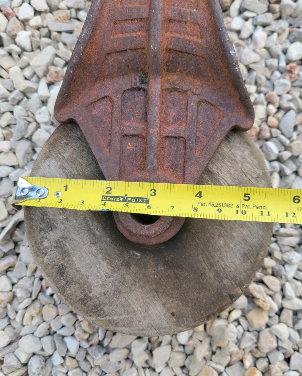 Vintage Cast Iron Wood Pulley Swivel Hanger H236