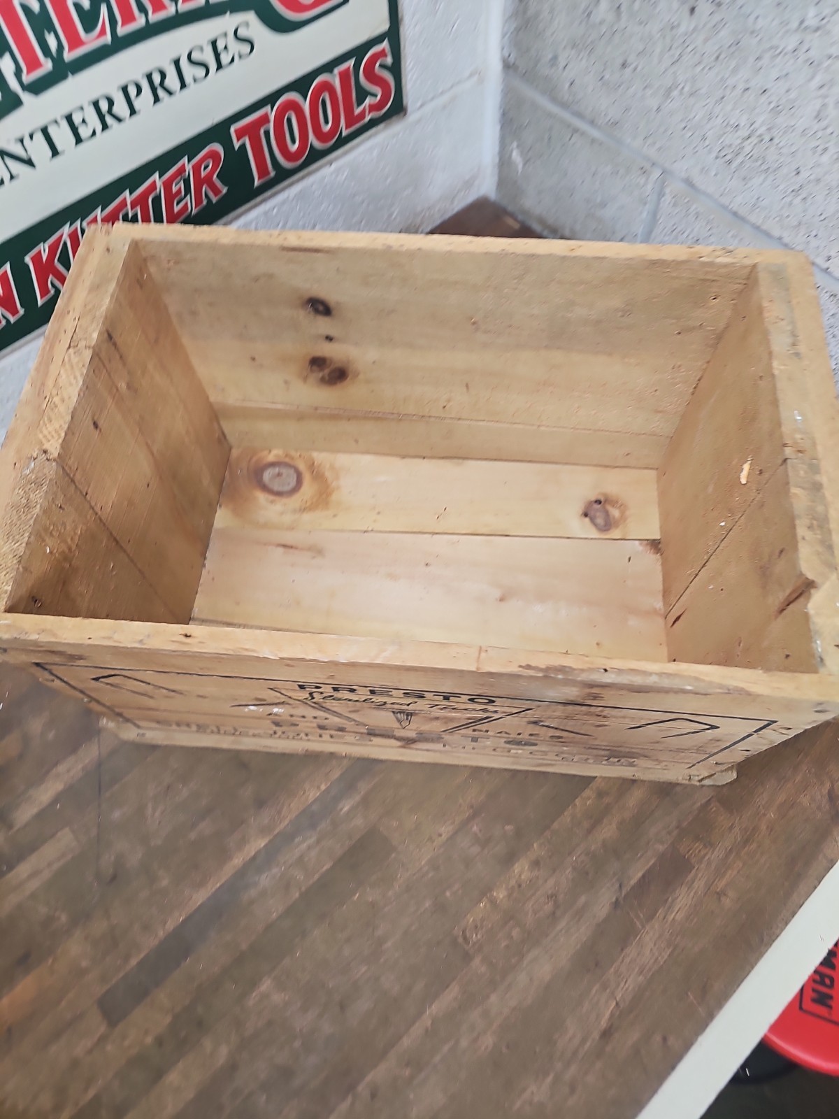 J22- PRESTO STERILIZED TACKS AND NAILS WOOD CRATE SNELL JONES TACK CORP MASS
