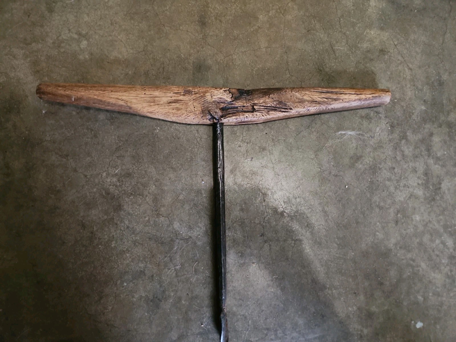 Antique T-Handle Wood Auger Hand Barn Beam Tool