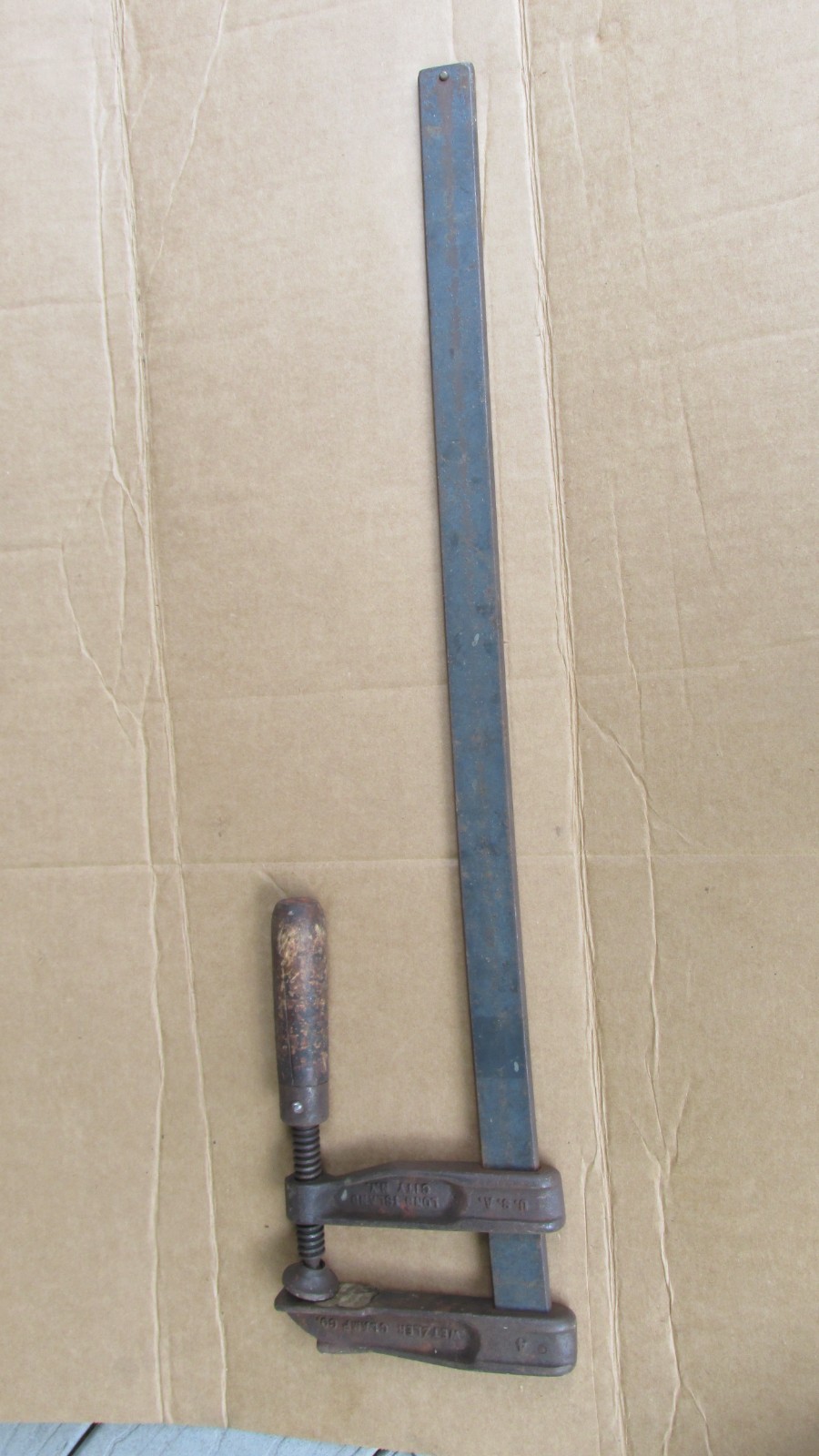 WETZLER CLAMP CO. vintage Bar Clamp; wooden handle; 4″ jaw w/24″ bar