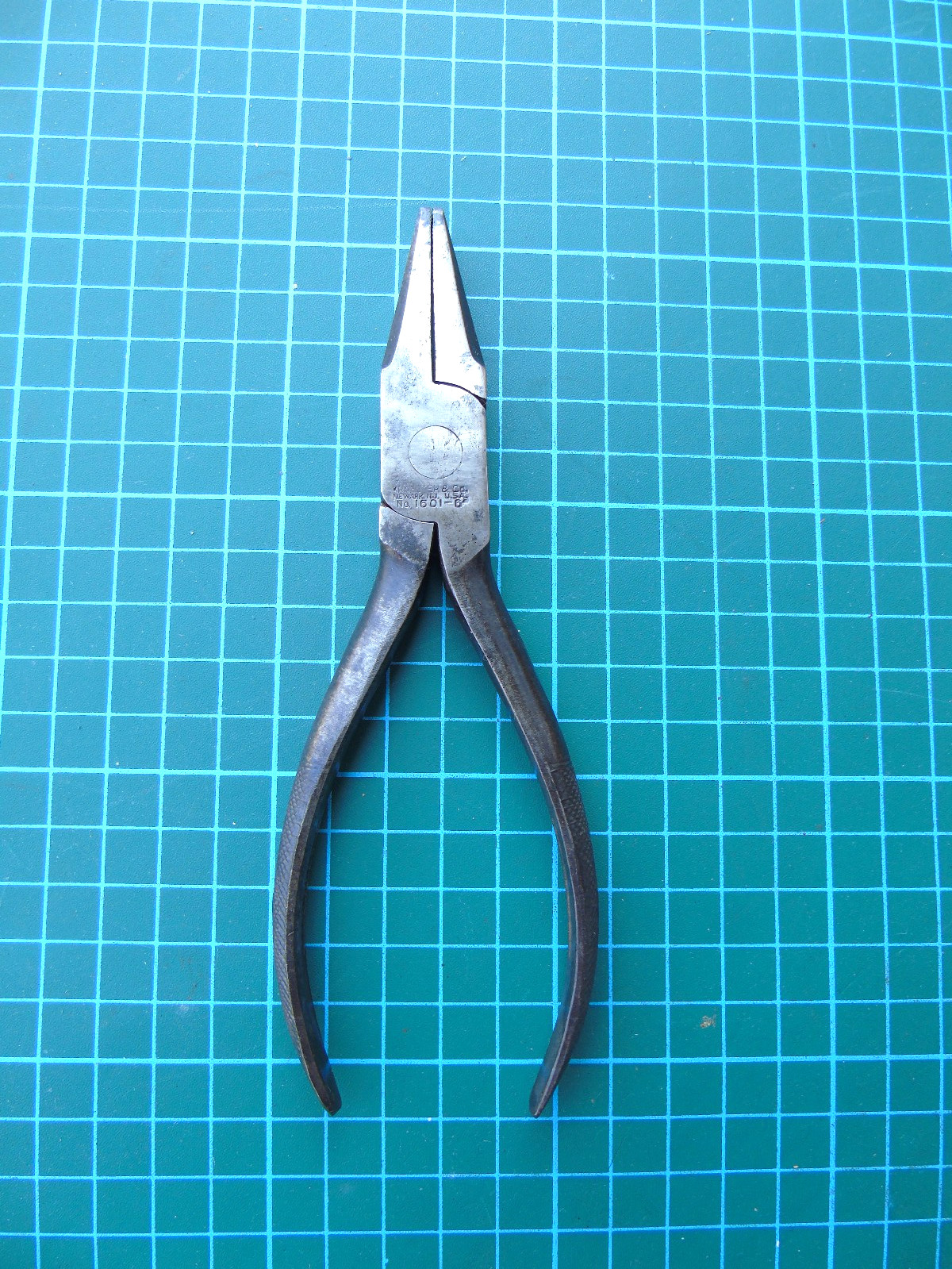 Antique – Pliers Flat Nose 6”. – Kraeuter & Co No. 1601-6 Newark U.S.A.