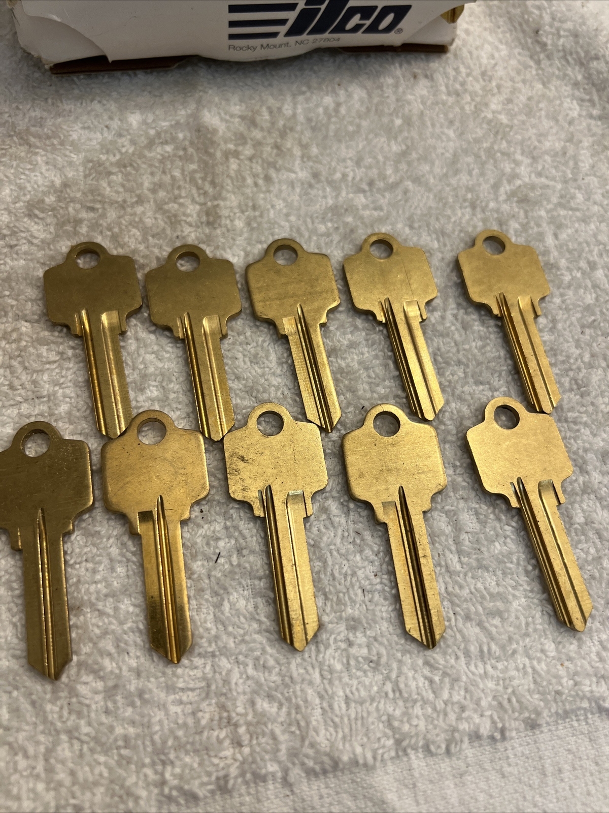 Lot Of 10 New Taylor AR-1 Brass Key Blanks Uncut These Are Unmarked Locksmith