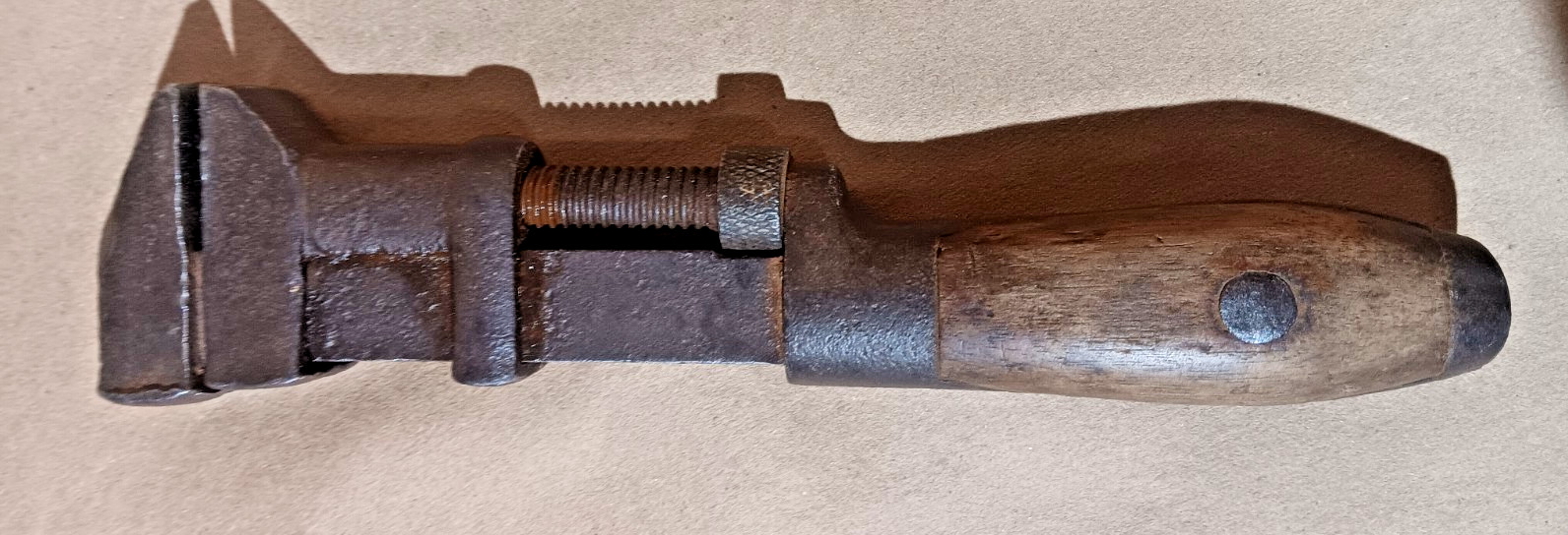 Vintage Antique Coes Wrench Co. Worchester Mass 9″ Monkey Wrench Wood Handle