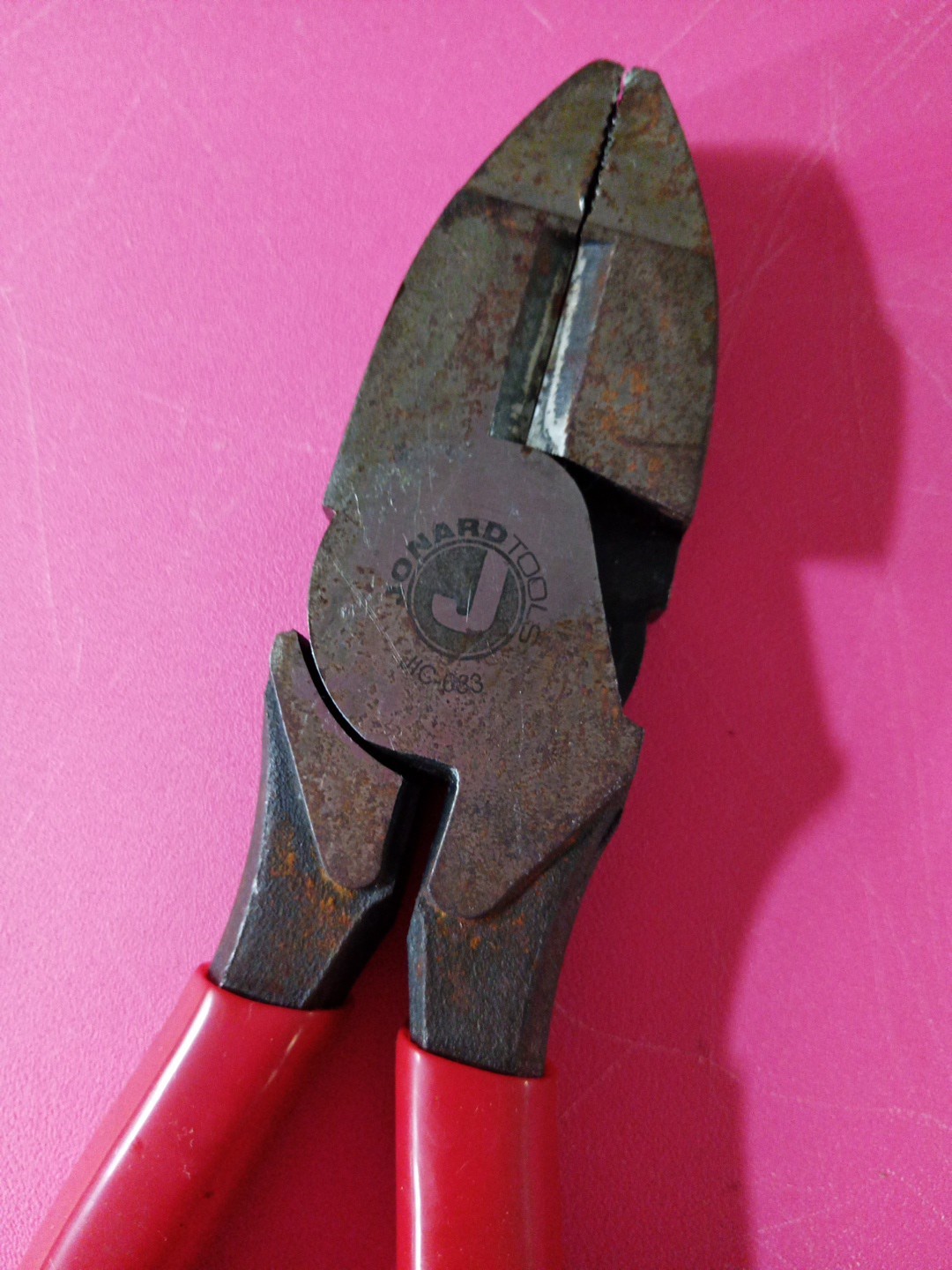 Jonard tools Professional 9” linesman pliers 8305 USA made red handles Hand Tool