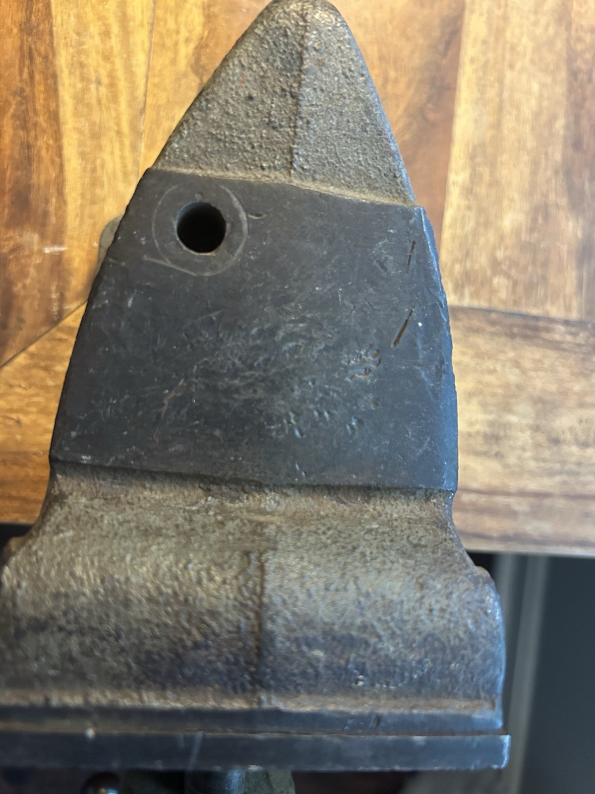 Montgomery Ward Vintage 3 3/4 Jaw Vise Swivel Base Good Working Condition Anvil