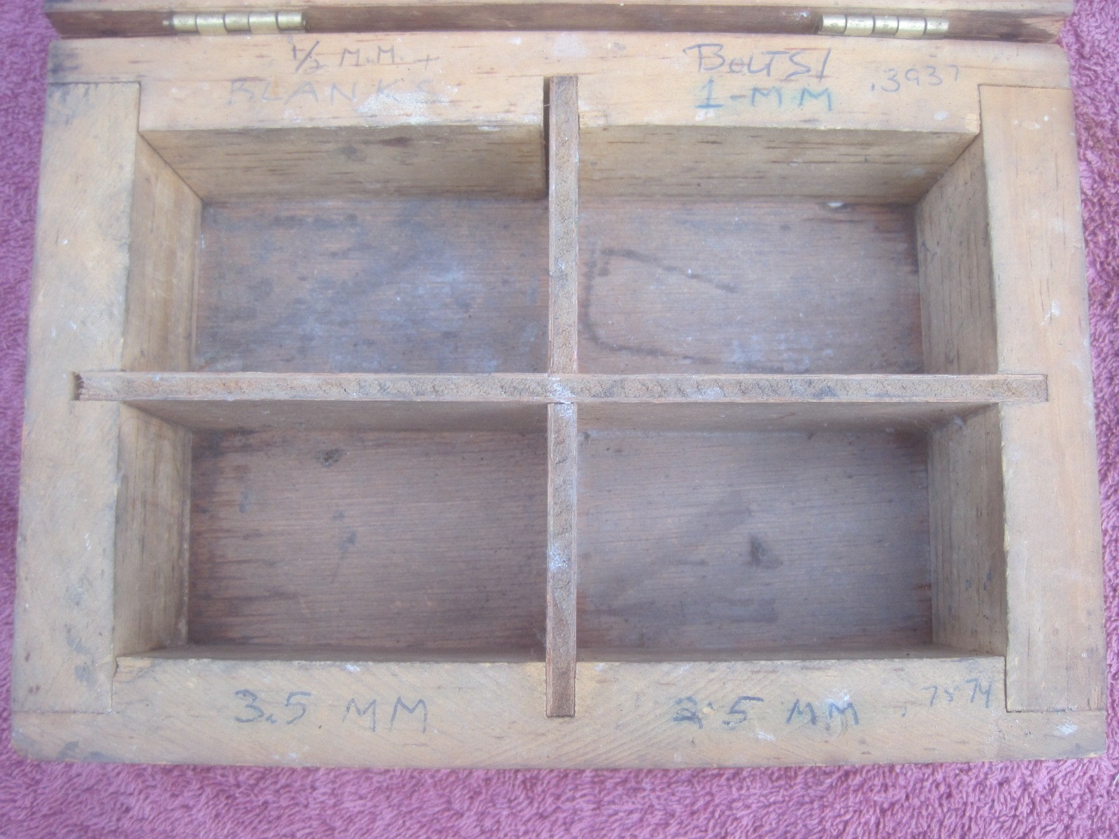 Used wood machinist tool box was storage for dies 4 compartment 8″X5-1/2″X2-3/4″