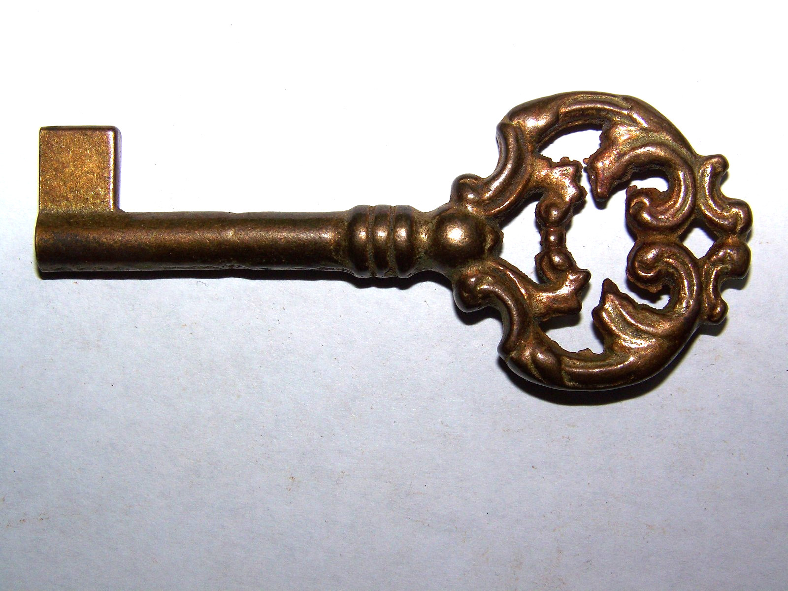 BRASS PLATED UNCUT HOLLOW BARREL SKELETON KEY – 3″ LONG – 2.75MM HOLLOW BARREL