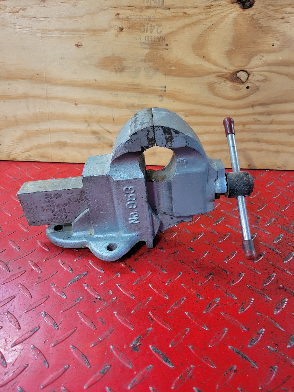 Vintage The Chase Parker Co. Meriden CT No. 953 Bench Vise