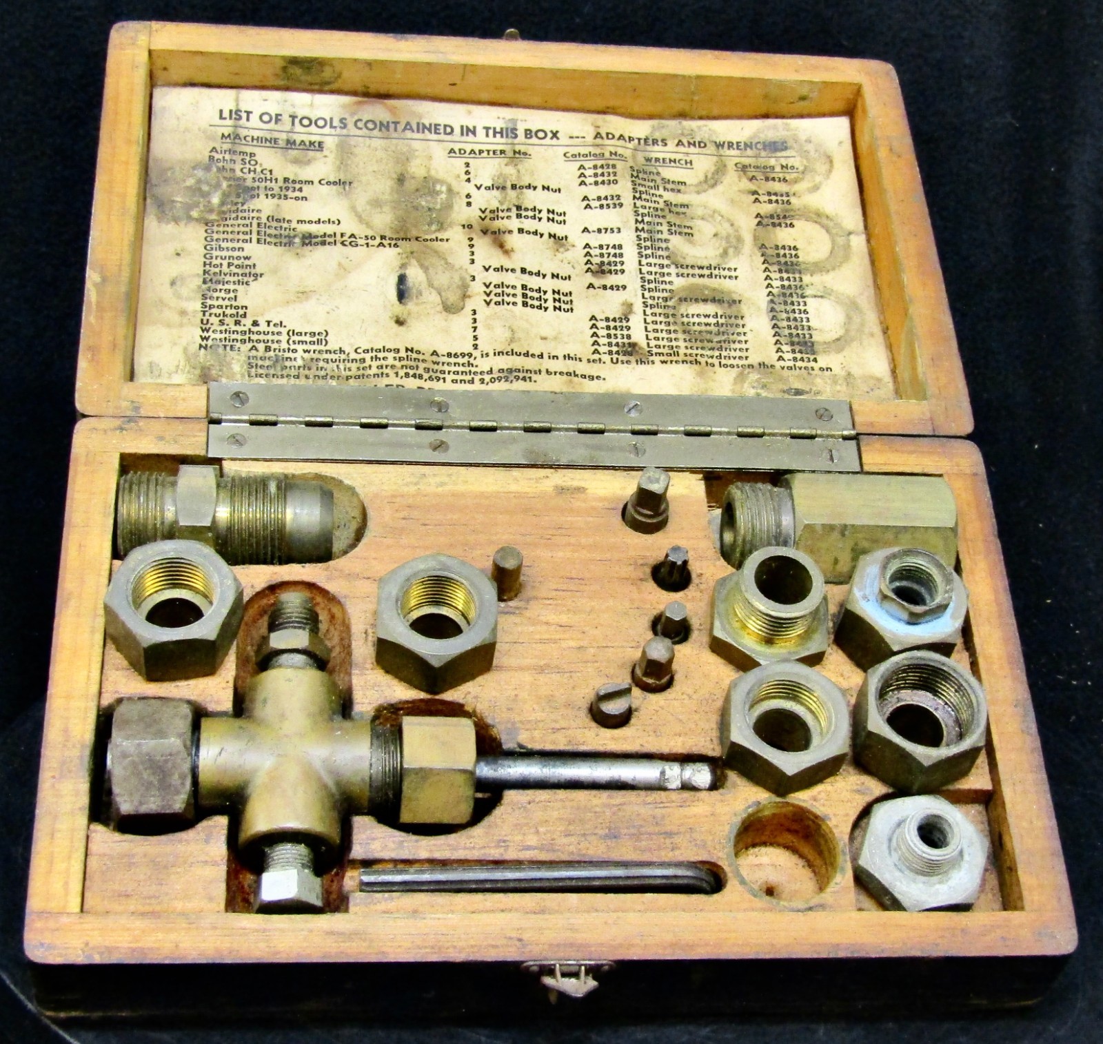 1940s Mueller Brass Company Set of Adapters with Original Box # 0707