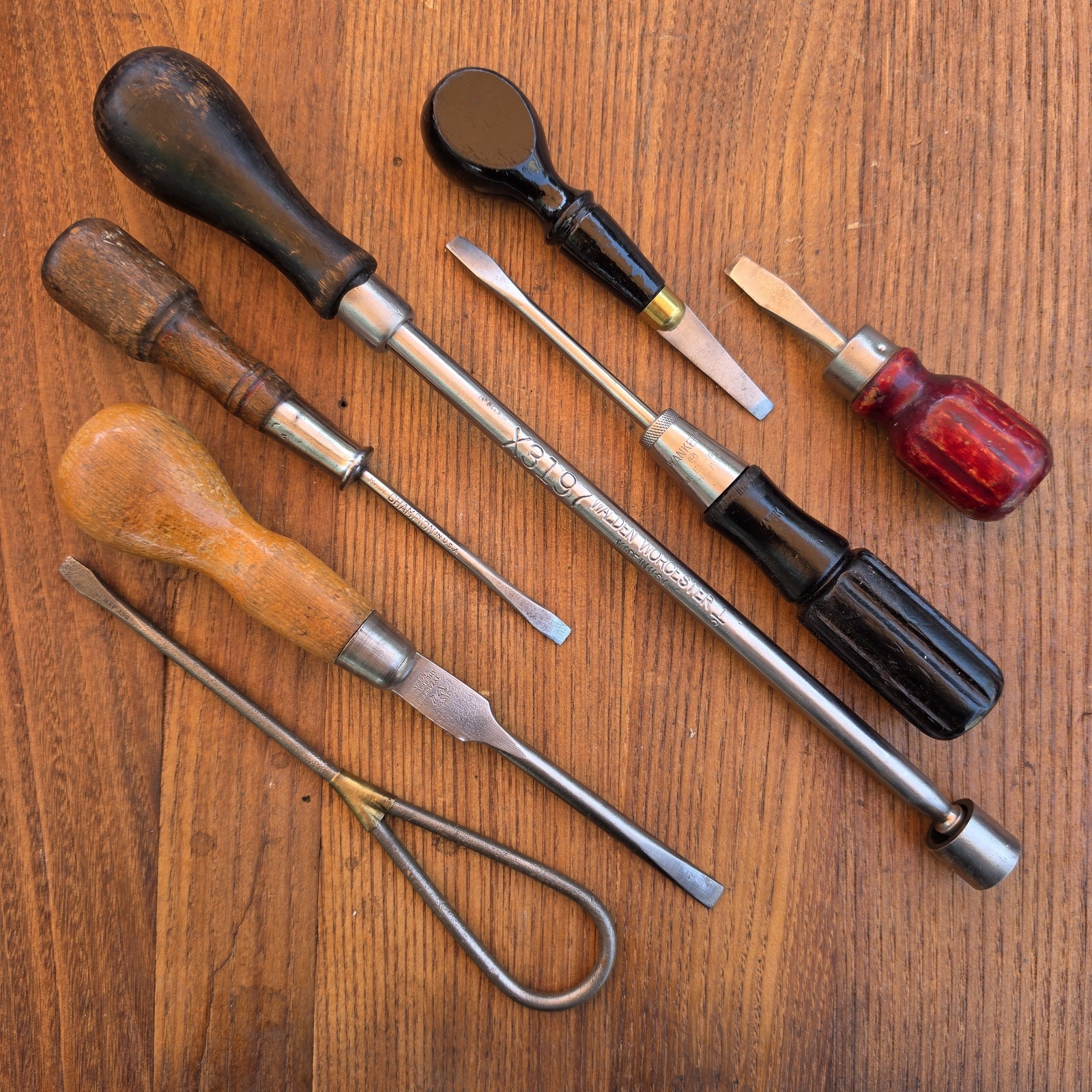 Antique Wooden Handle Screwdrivers Lot Sheffield Champion Walden Yankee Clean