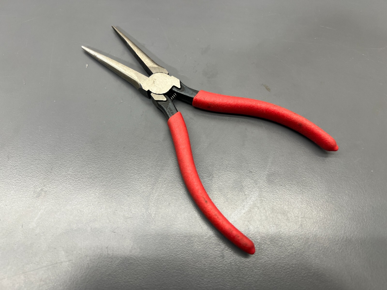 (M) VINTAGE CRESCENT TOOLS NO. 777-6 6″ NEEDLE NOSE SPRING LOADED – NR MINT USA
