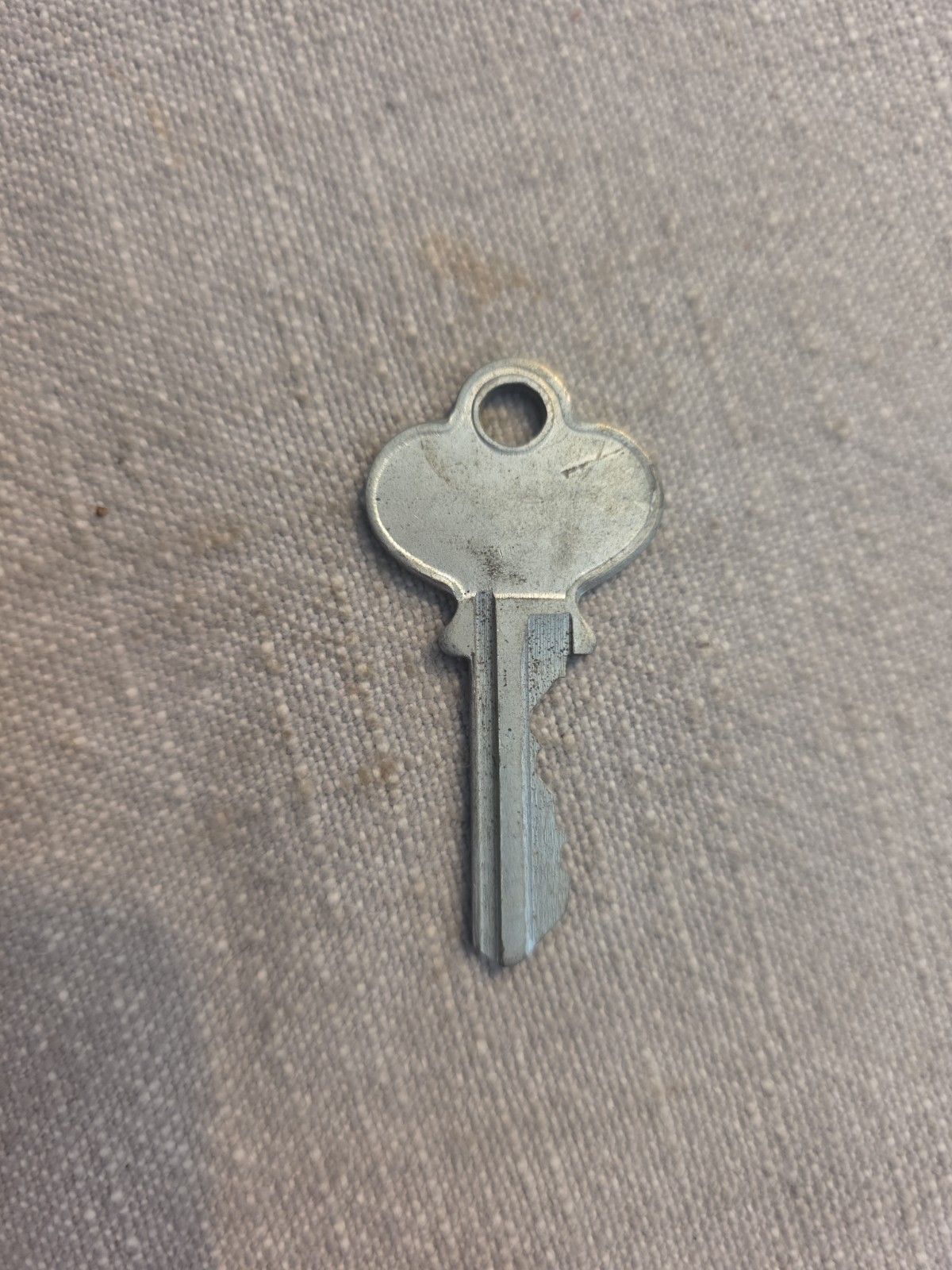 Vintage Curtis Industries Lock Key – Eastlake, Ohio USA ( DE-5 )