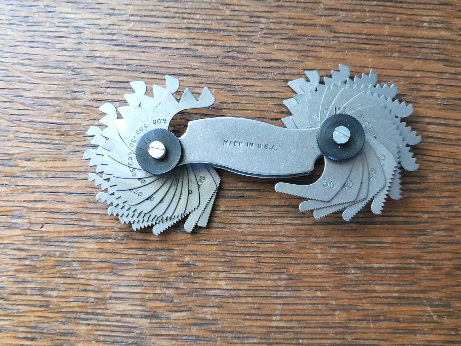 Screw Pitch Gage – 28 Leaves Metric & Imperial (0.50-6.0mm & 4-54 TPI). USA