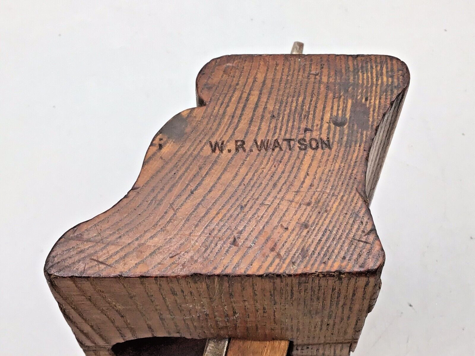Antique signed W R Watson wooden plane 4 1/8″ x 6 3/4″ x 2 1/2″