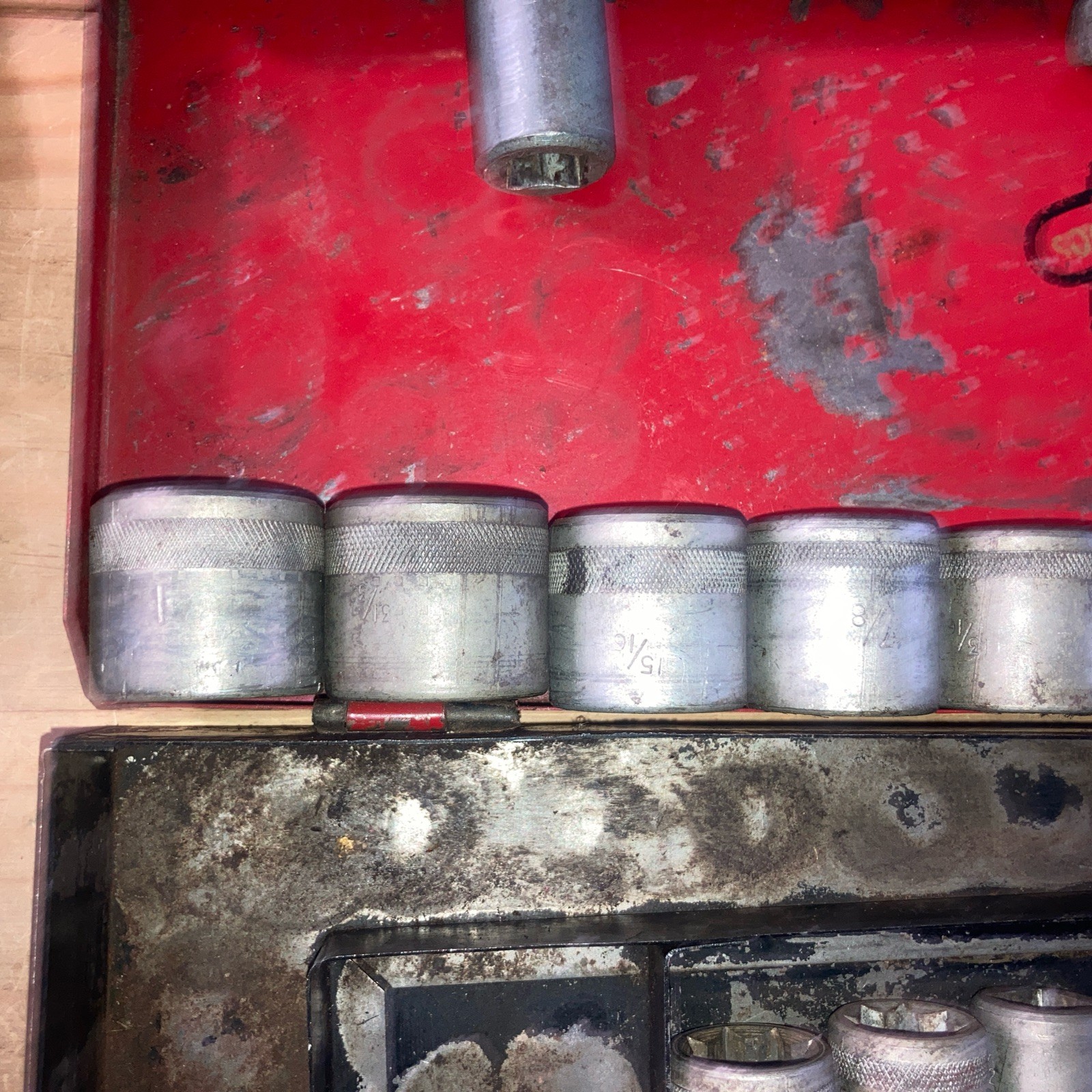 Vintage Keystone Hand-Crank Socket Set No. 830-C in Red Metal Case 29 NICE!