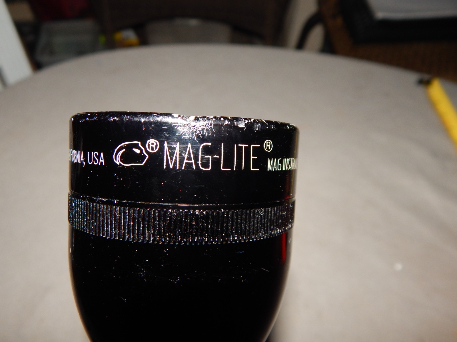 Vintage? Mag Co Mag-Lite Police Flashlight 19 1/2″ Long Works Estate Find