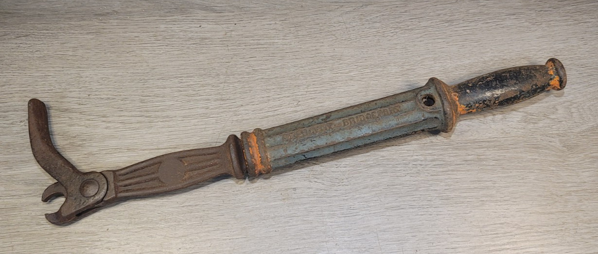 Vintage Nail Puller Tool Crescent Bridgeport No. 56 Suregrip Slide Handle