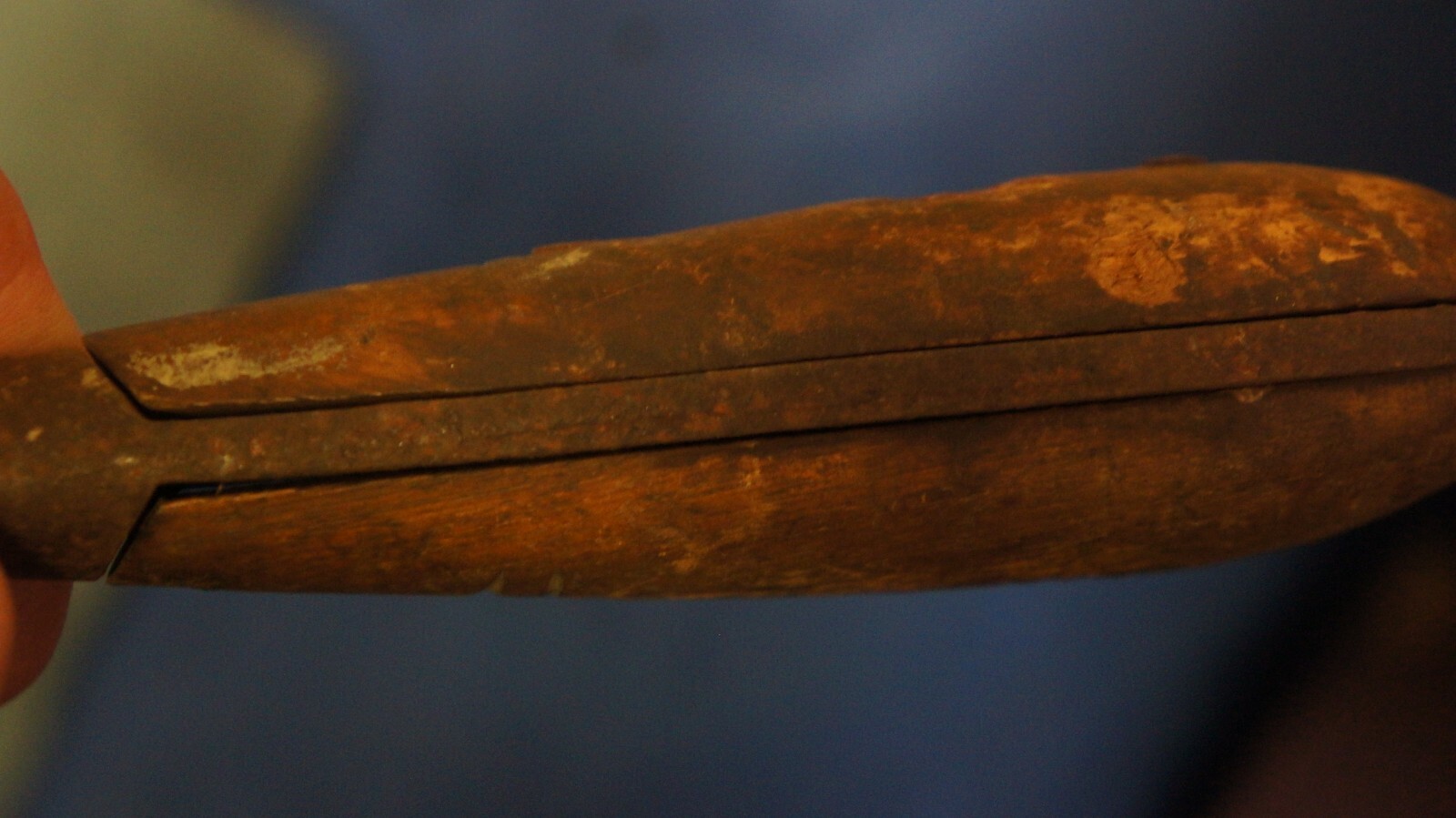 Vintage Irwin? Perfect Grip Split Wood Handles Screwdriver Round Shank UNMARKED