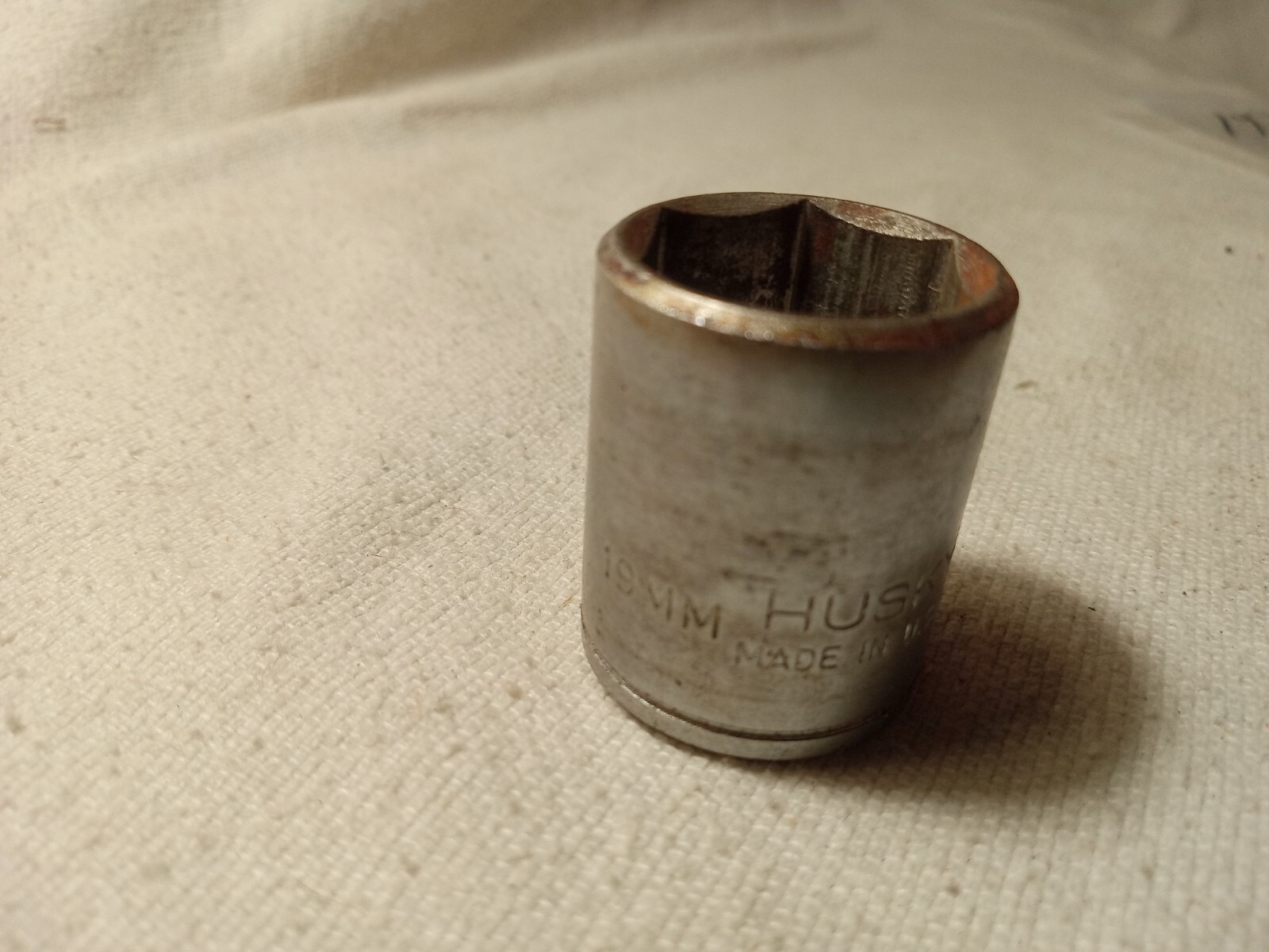 Vintage Husky Socket CBM619 19mm 6Pt. 3/8″ Drive Made USA