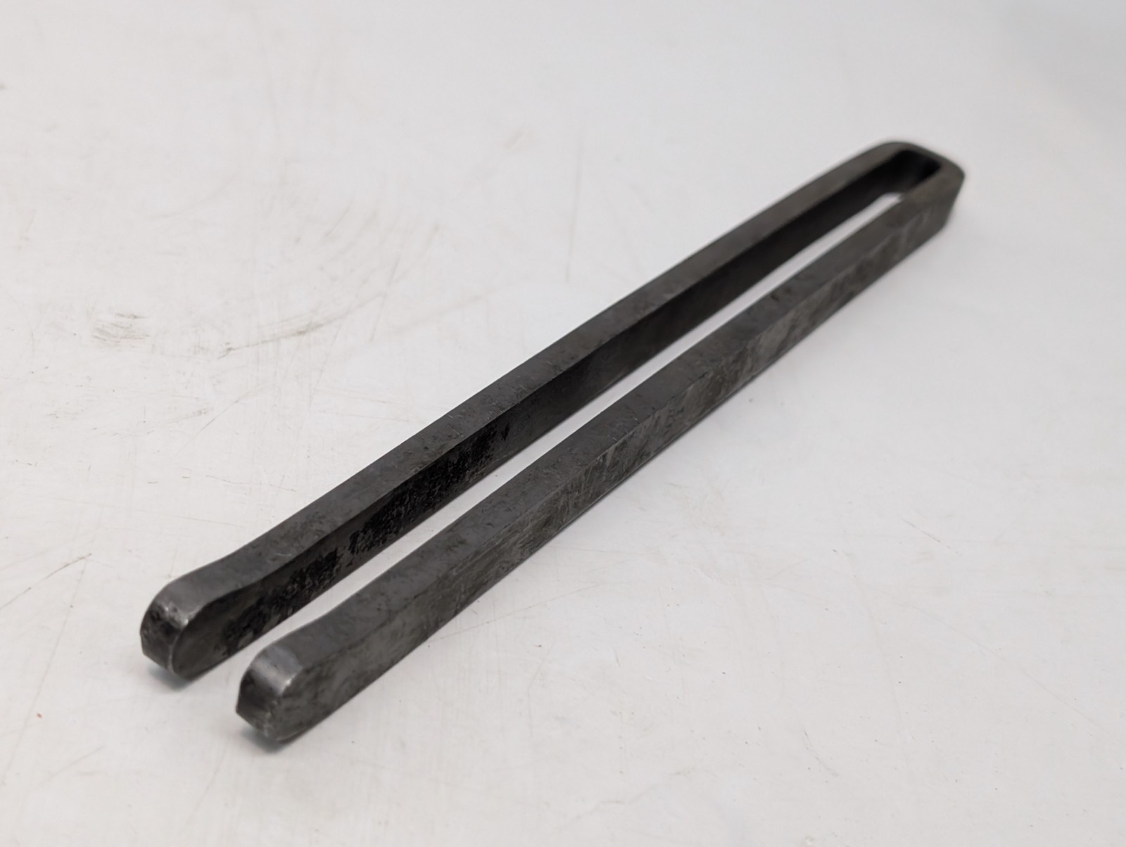 Lot of 4: heavy-duty forged steel metalworking blacksmith tongs, approx. 10″
