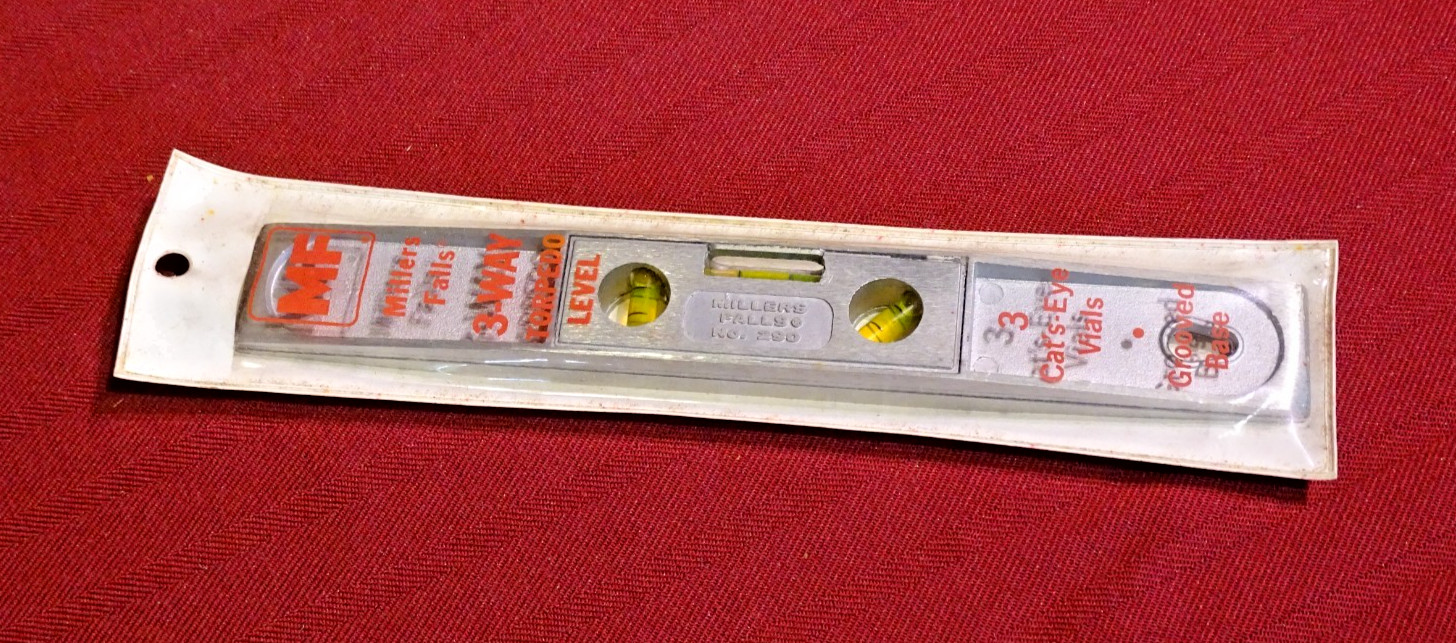 Nice Millers Falls No. 290 Cast Aluminum Torpedo Level & Plumb in Vinyl Pouch