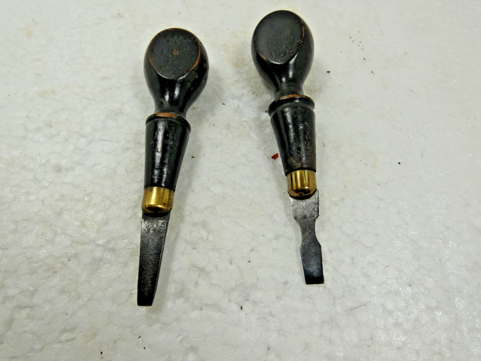 Two Small Antique Screwdrivers Tool Wood Handles Steel Screwdriver