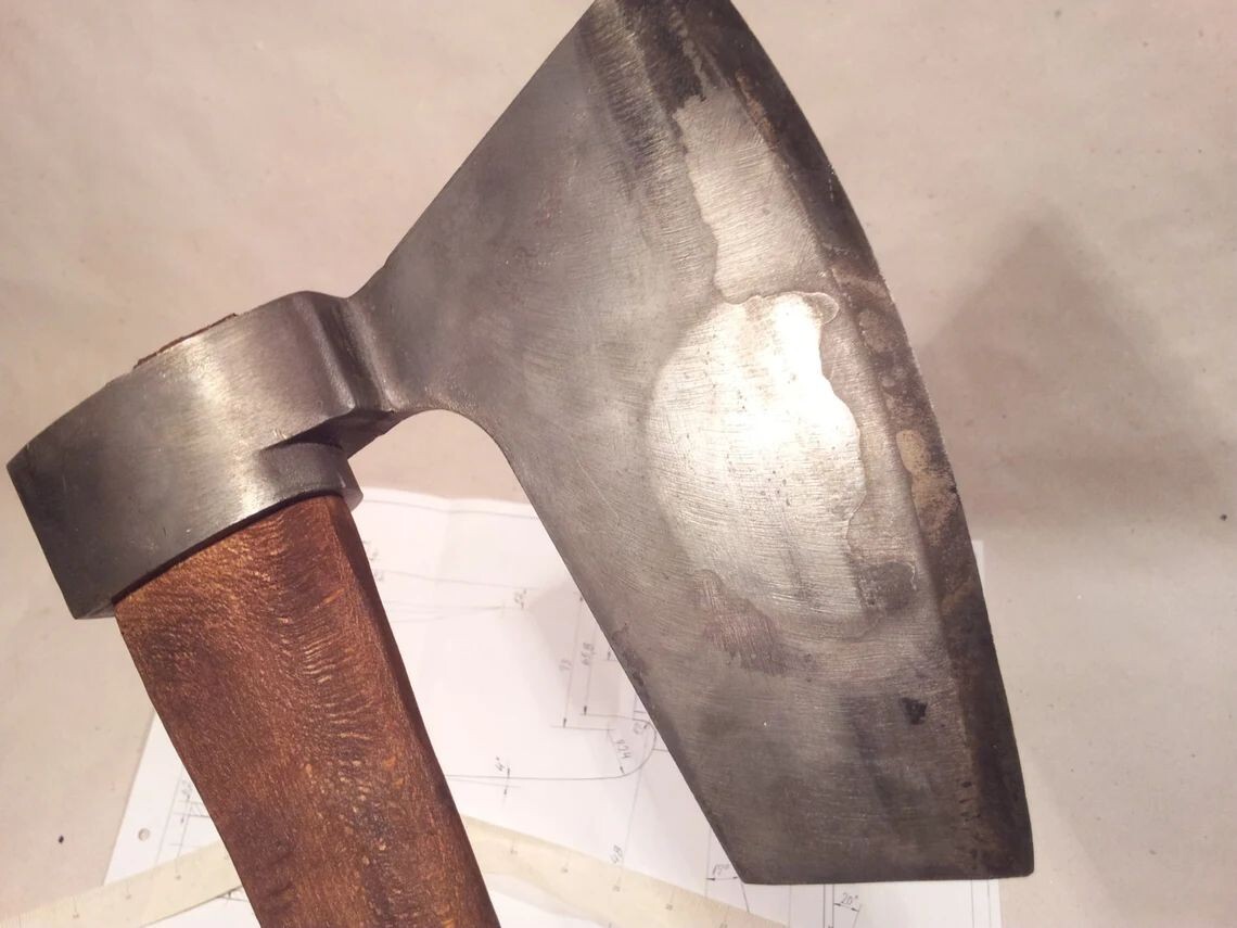 Hewing bearded broad axe- viking style- 2,7 lbs rare