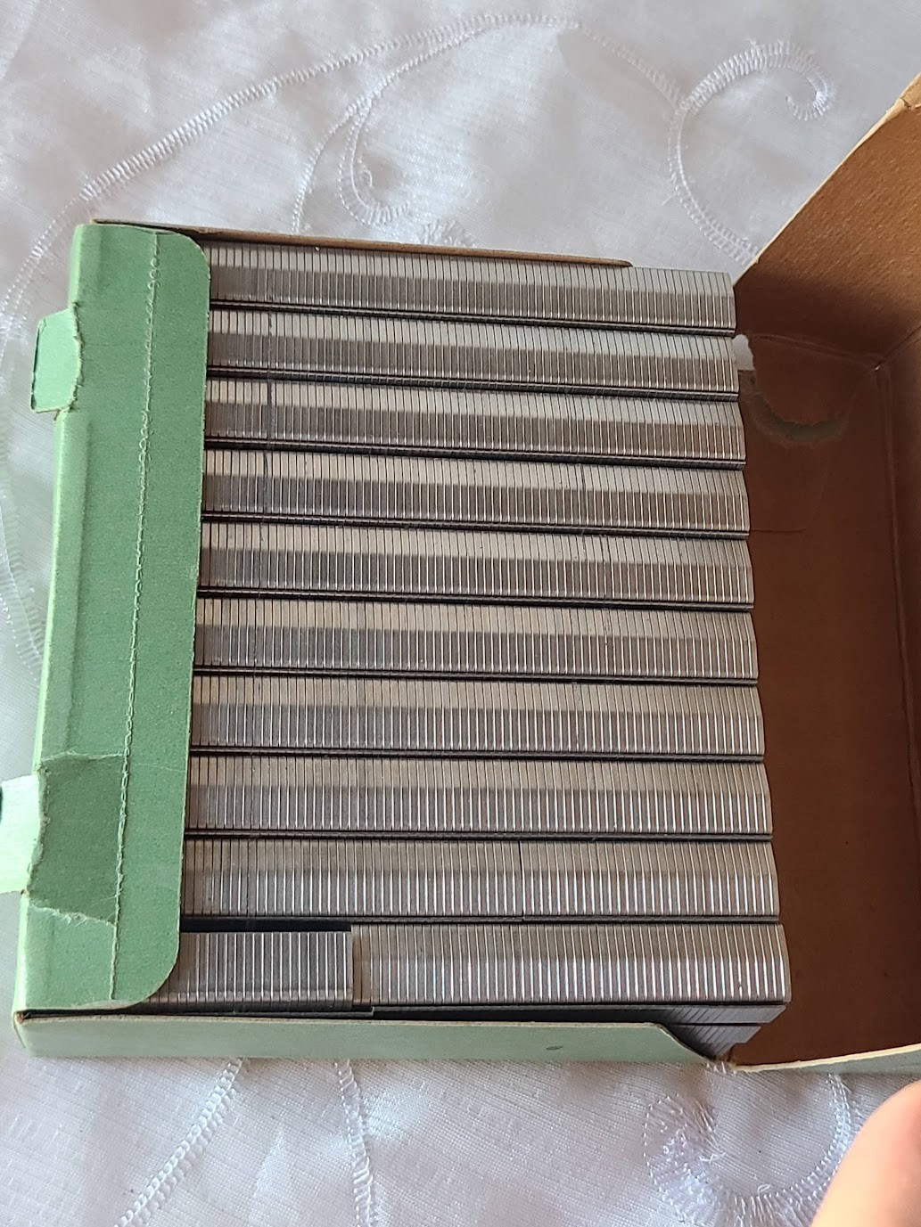 VINTAGE BOSTITCH STAPLES SH 5019-3/8″ Full Box 5k Staples USA