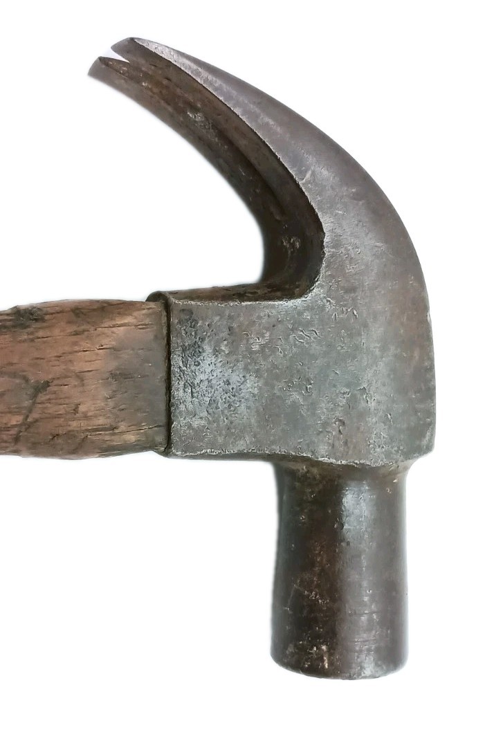 Vintage HELLER 28 oz Ounce Ounces Carpenter Hammer with Horse Logo and Handle