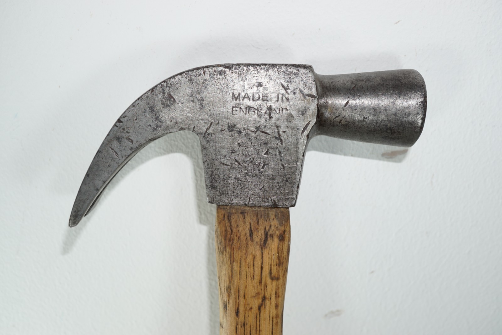 Vintage 1960’s LOCK Brand Fine Quality Carpenters Claw Hammer 628 grams 13 inch