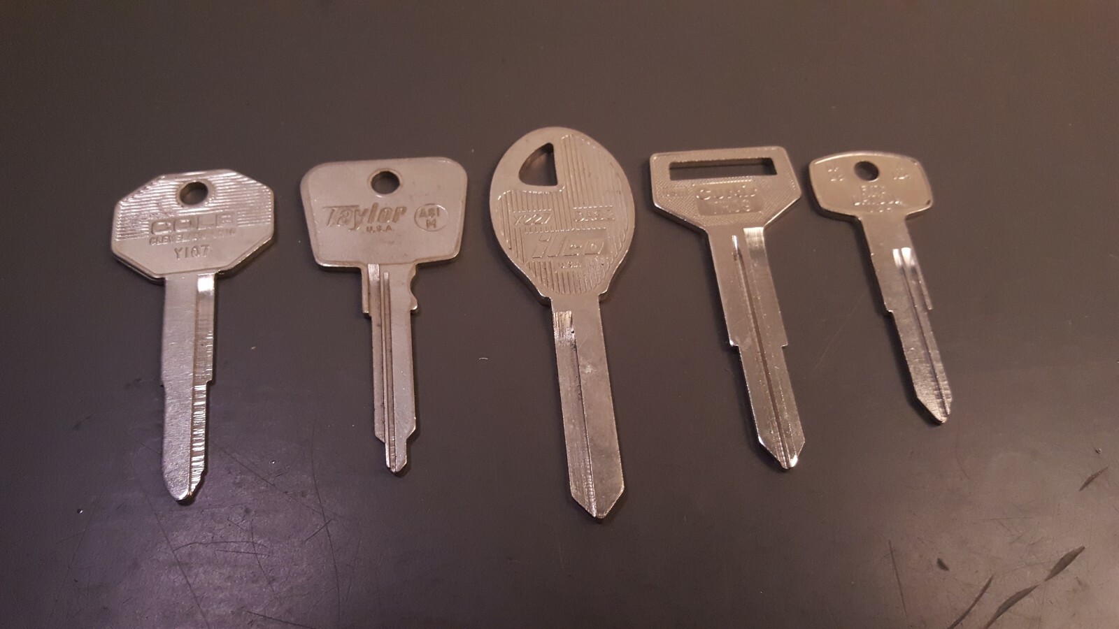 Lot of 5 Vtg Auto Keys Blanks X227 DA32, Y107 DC3X121, DA26 X 124, TR39, A81 M