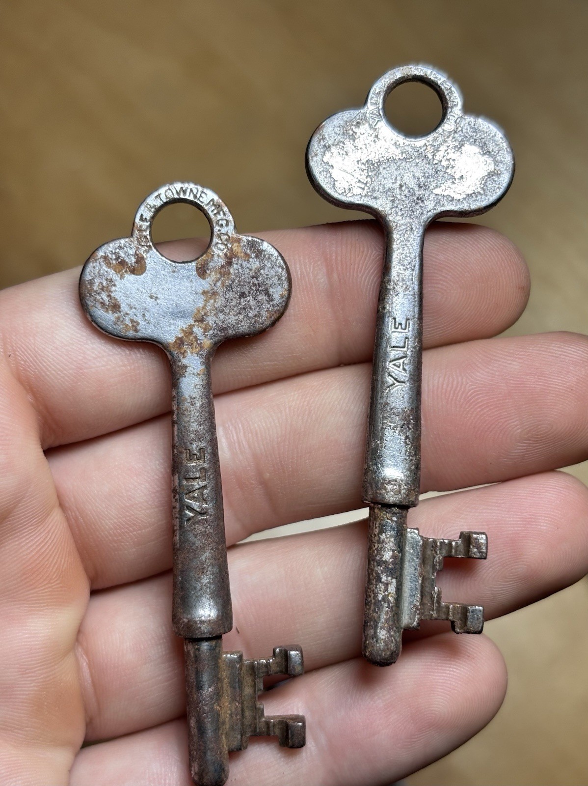 Lot of 14 Vintage Antique Skeleton Keys Yale Master Key Metal Variety